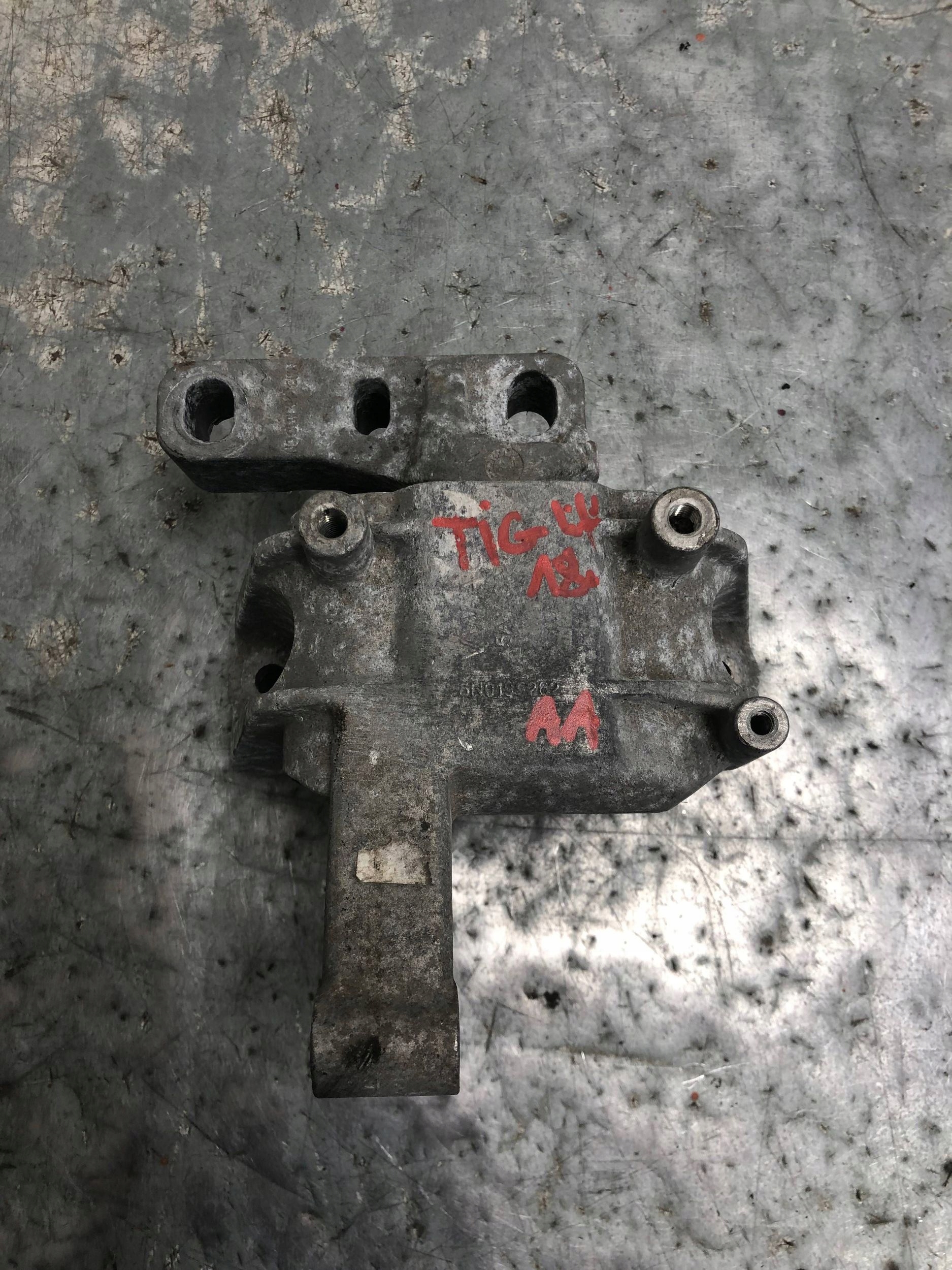 holder engine mount VW TIGUAN LIFT 5N0199262AA