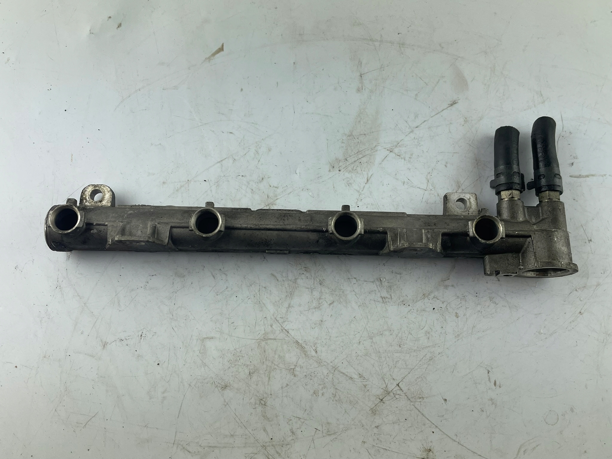 Rampe injection 036133319 VW Golf IV 1.4 16V Essence