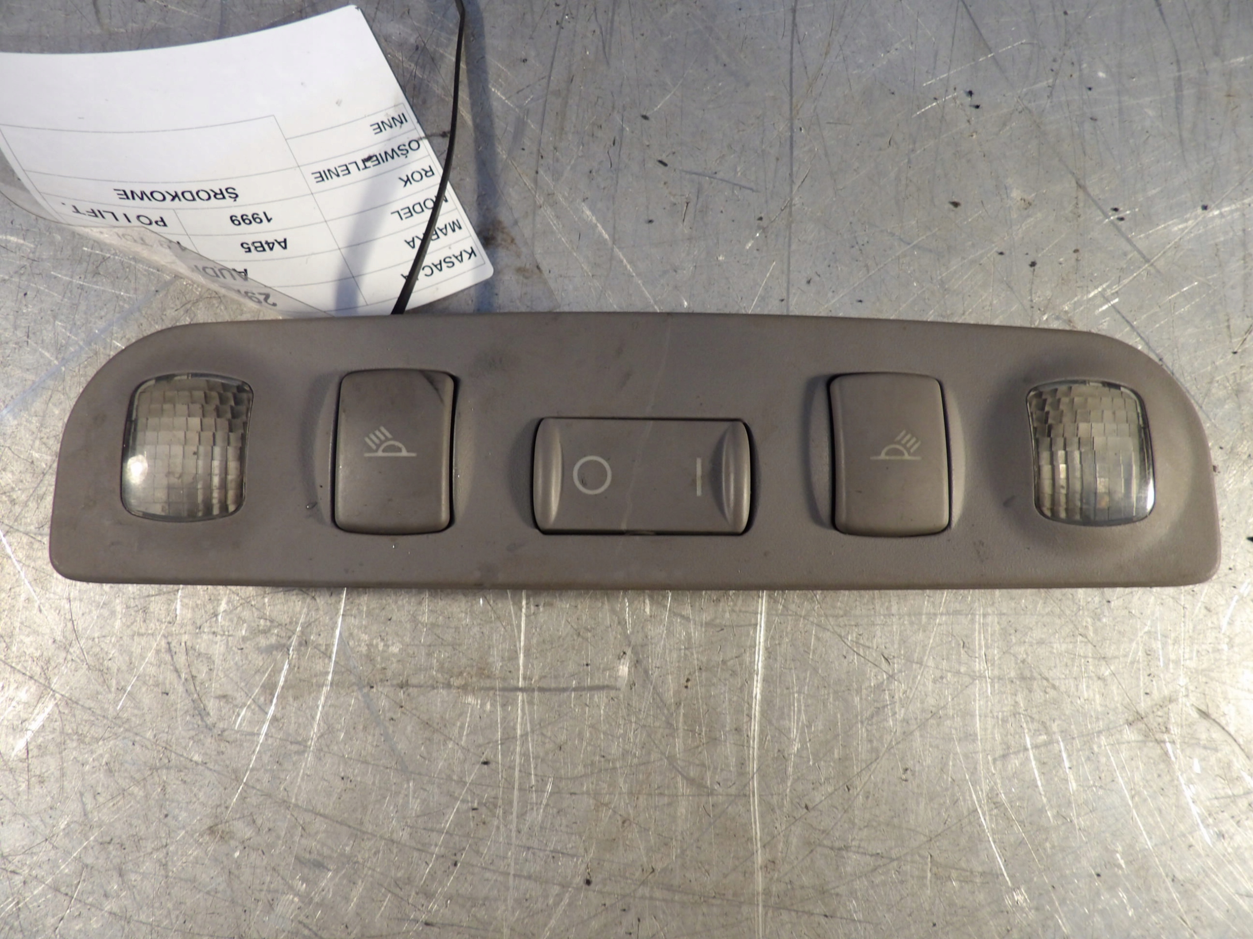 Oswietlenie cabs Audi A4 B5 FL 8D0947111AA