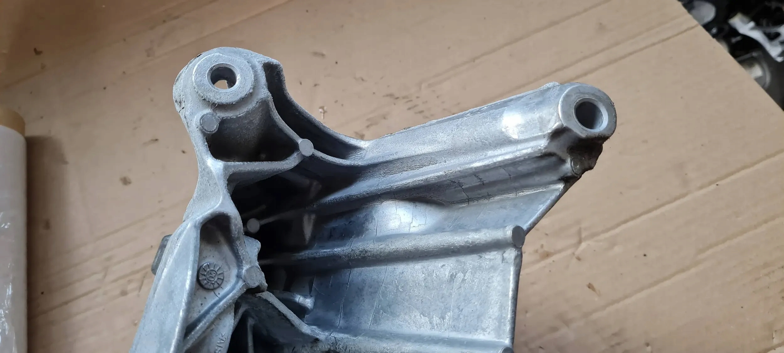 Q5 80A holder engine mount left left front 2.0 TFSI 80A199307D