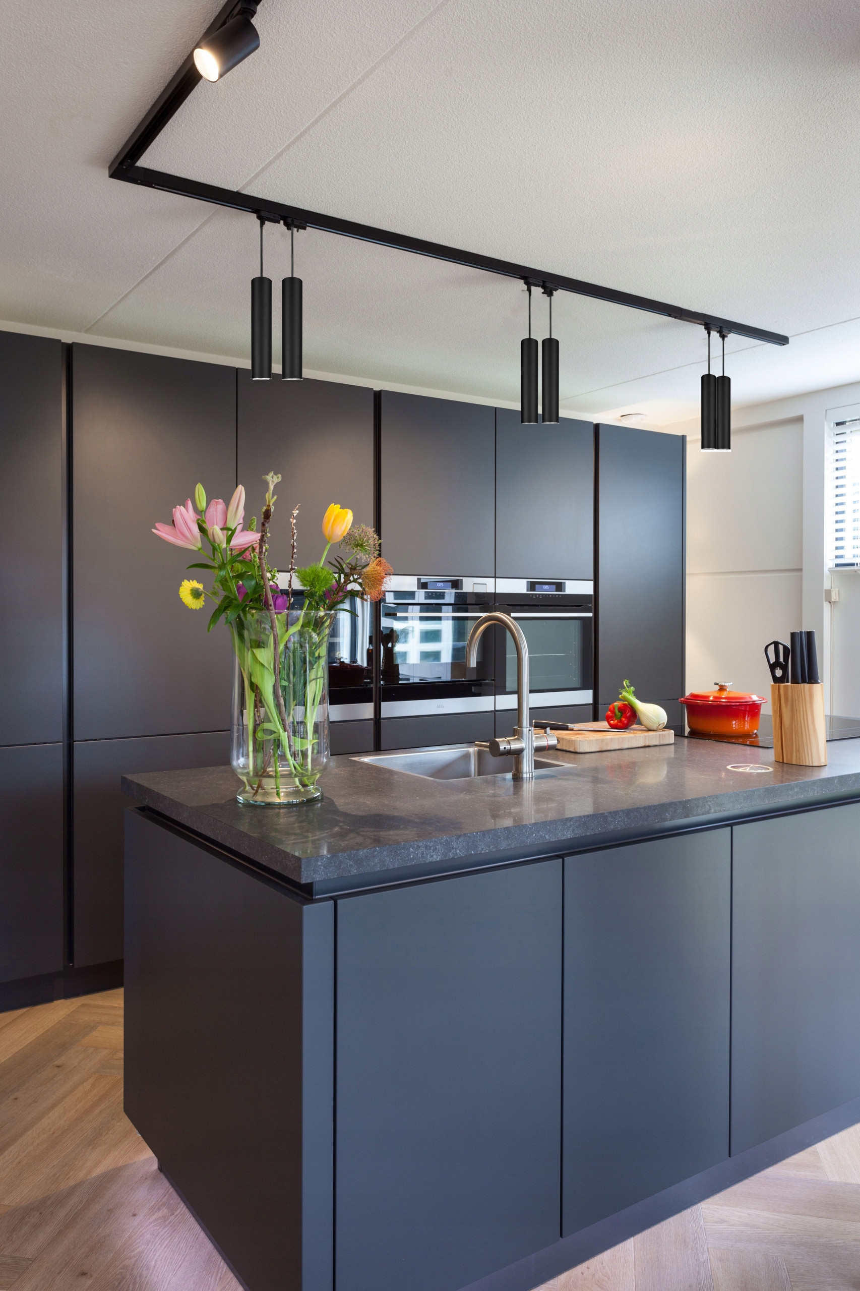 Zestaw Szynoprzewód Szyna 2m + 10x Lampa GU10 LED Długość 125 m