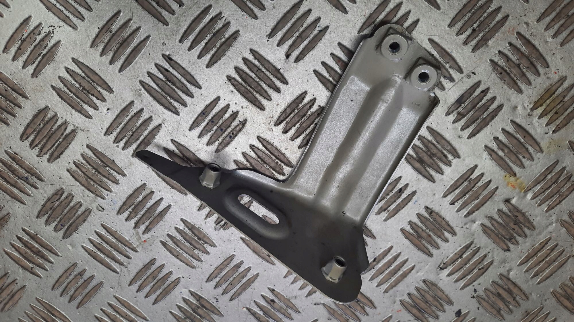 GAUCHE SUPPORT PLAQUE AILE VW GOLF VII 12-19