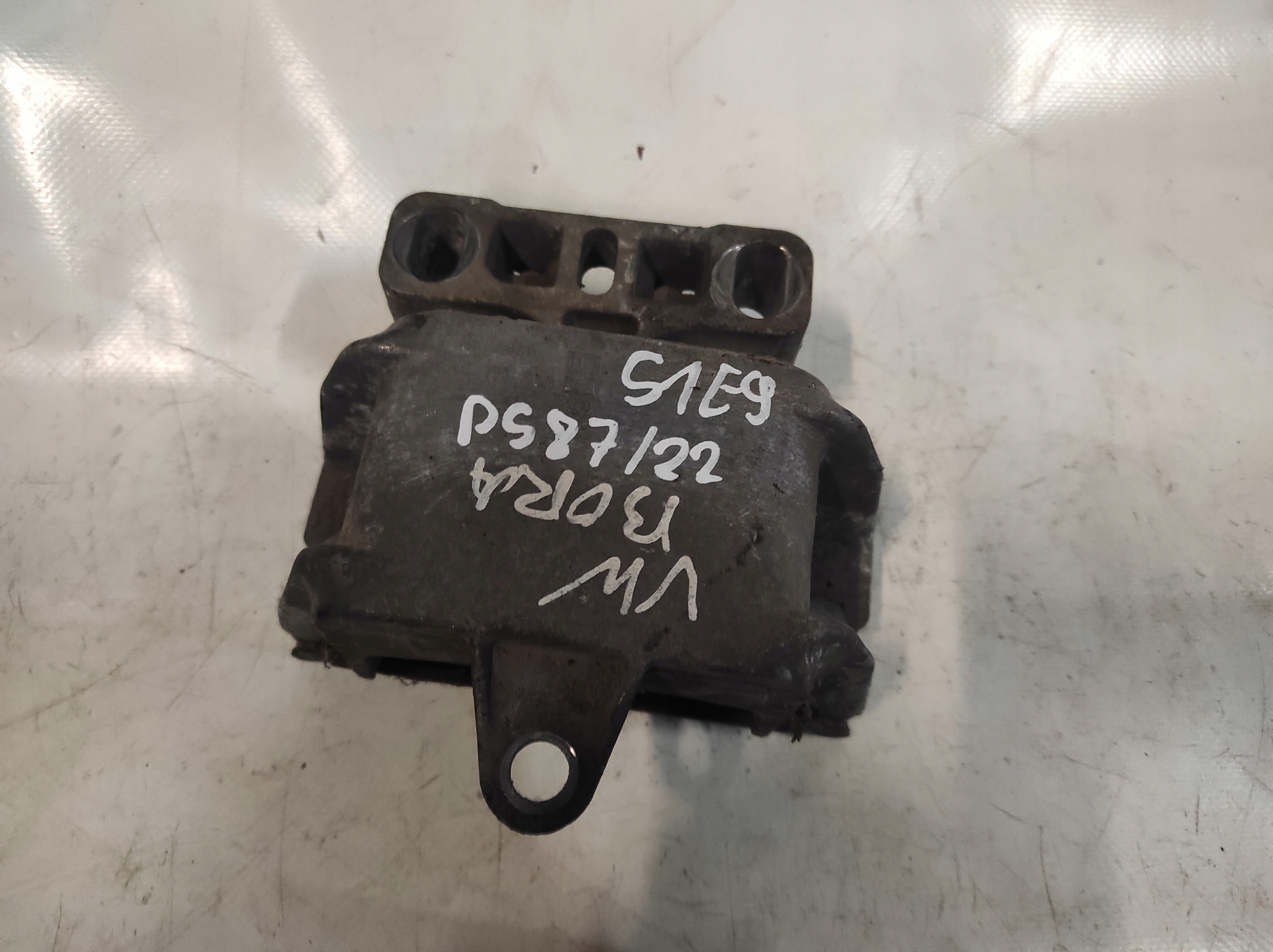 VW BORA 1J0199555 engine mount