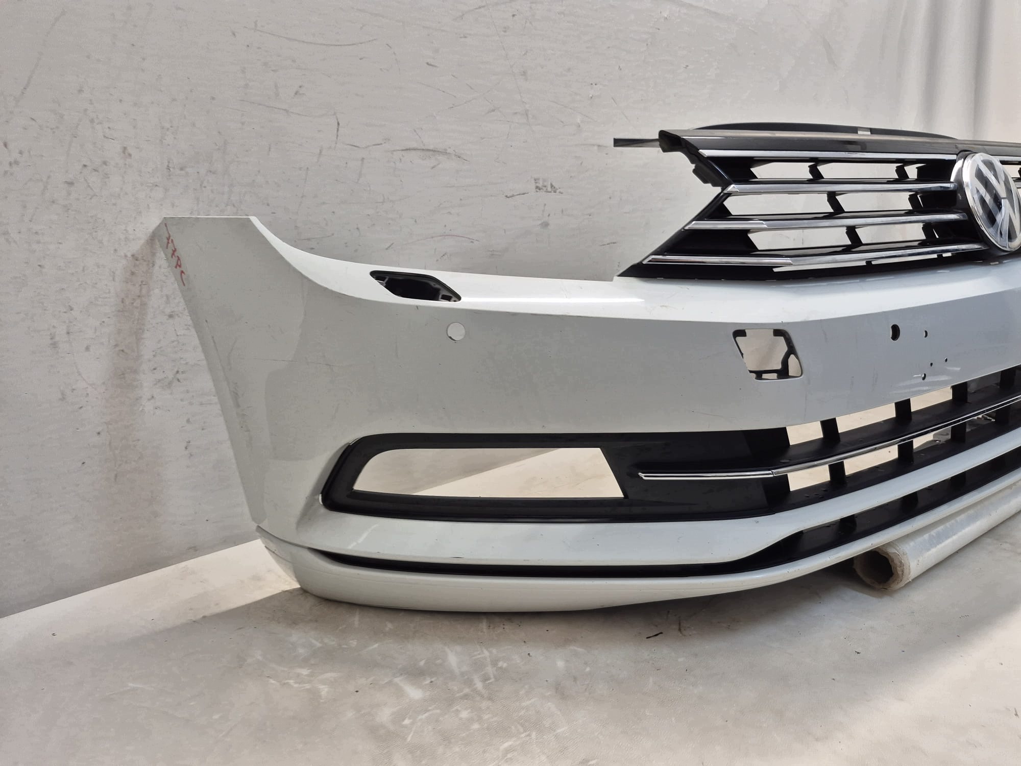 VW PASSAT B8 14-19 bumper front front 4XPDC SPR 3G0807221