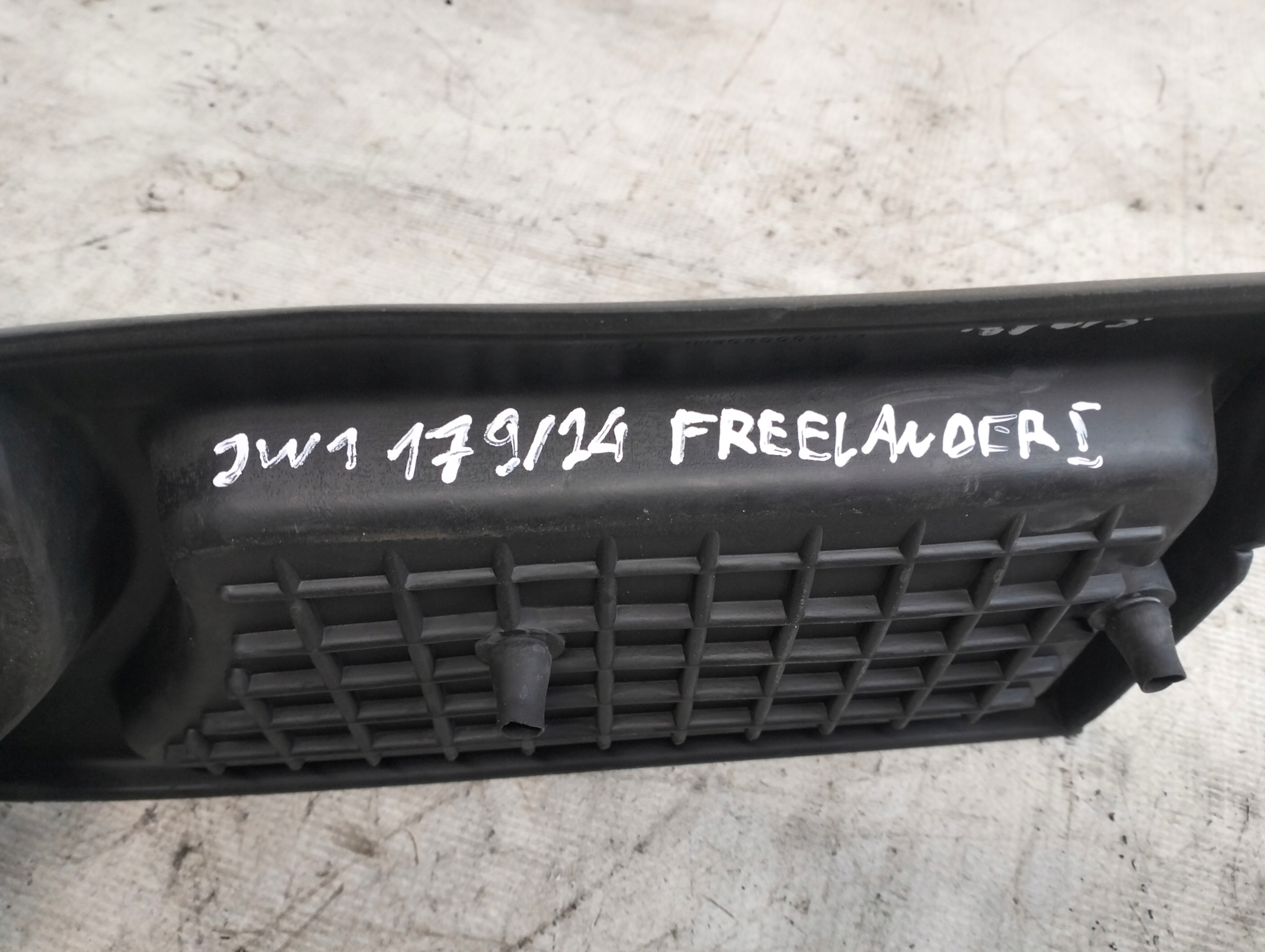 LAND ROVER Freelander I европа консоли FAH000080PMA
