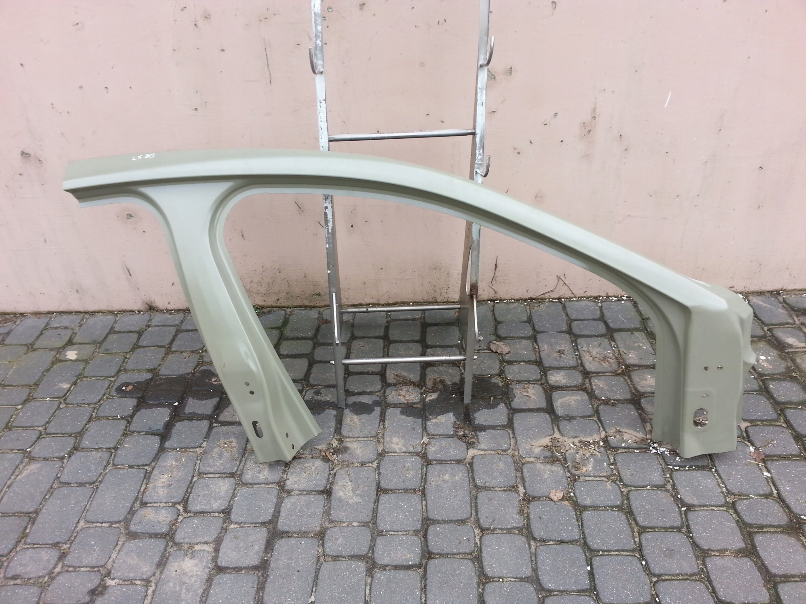 MAZDA CX30 CX 30 PROG SLUPEK PRAWY PRZEDNI PRZOD