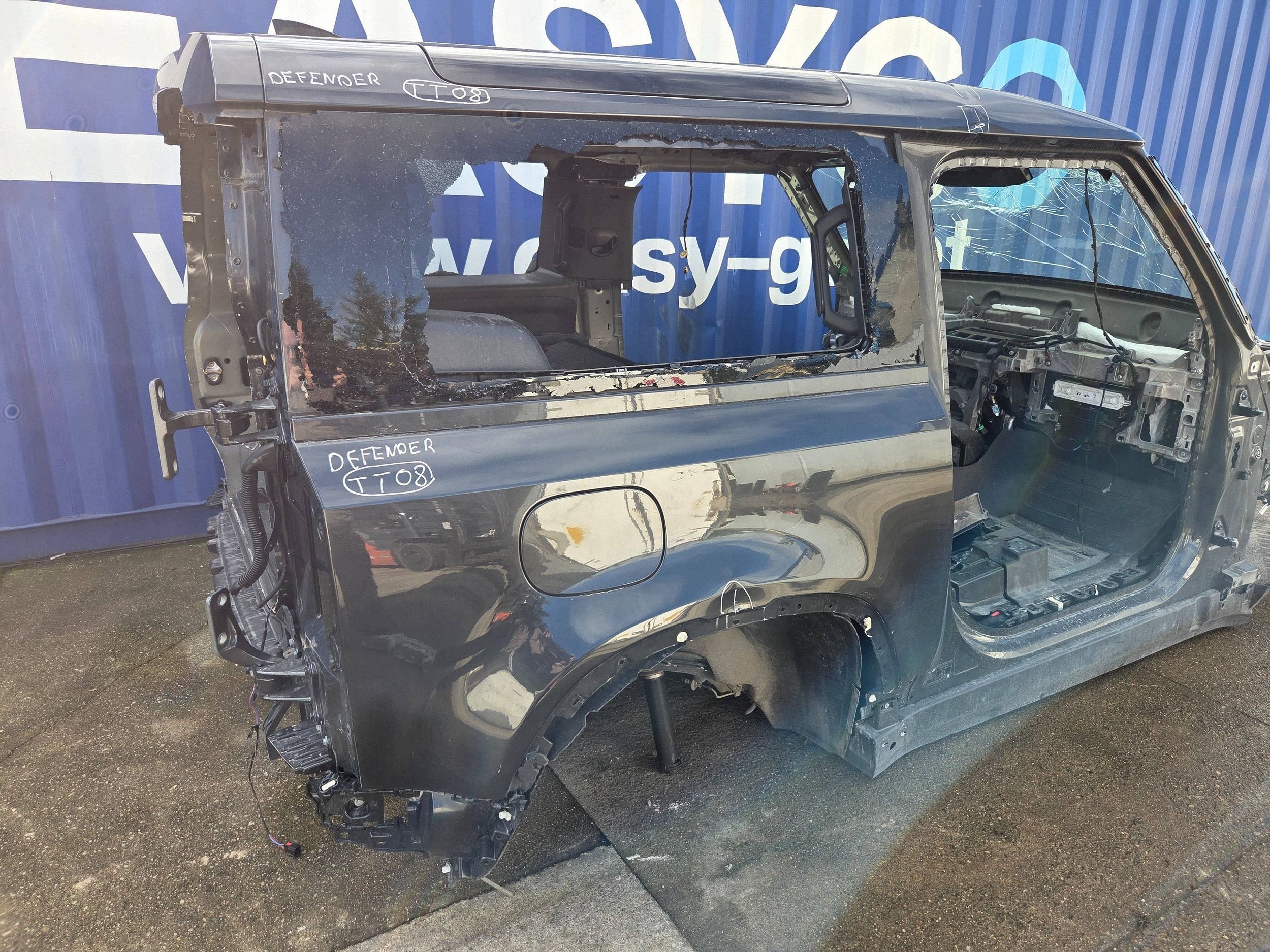 Land Rover Defender L663 3D quarter rear right (TT08)