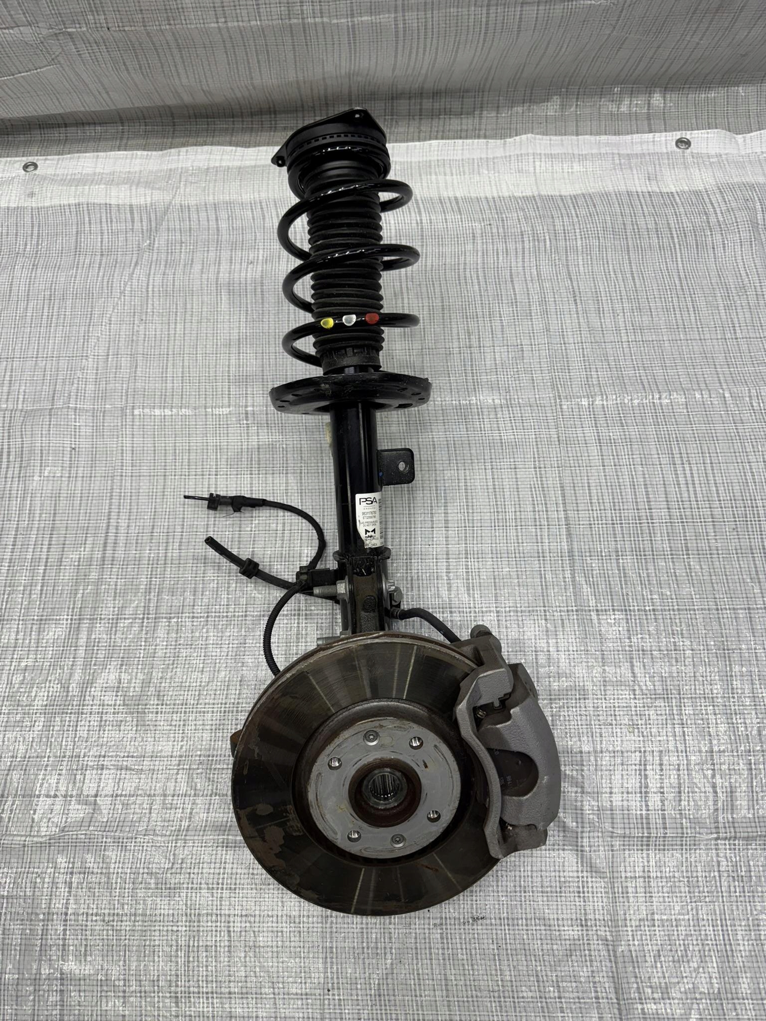 поворотный кулак, цапфа правая lancia YPSILON 9831176780