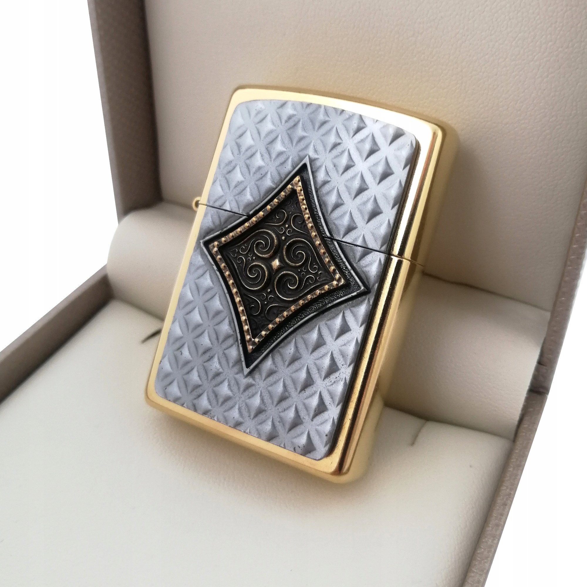 ZAPALNICZKA ZIPPO KARO 24 KARATY ZŁOTO CERTYFIKAT Marka Zippo