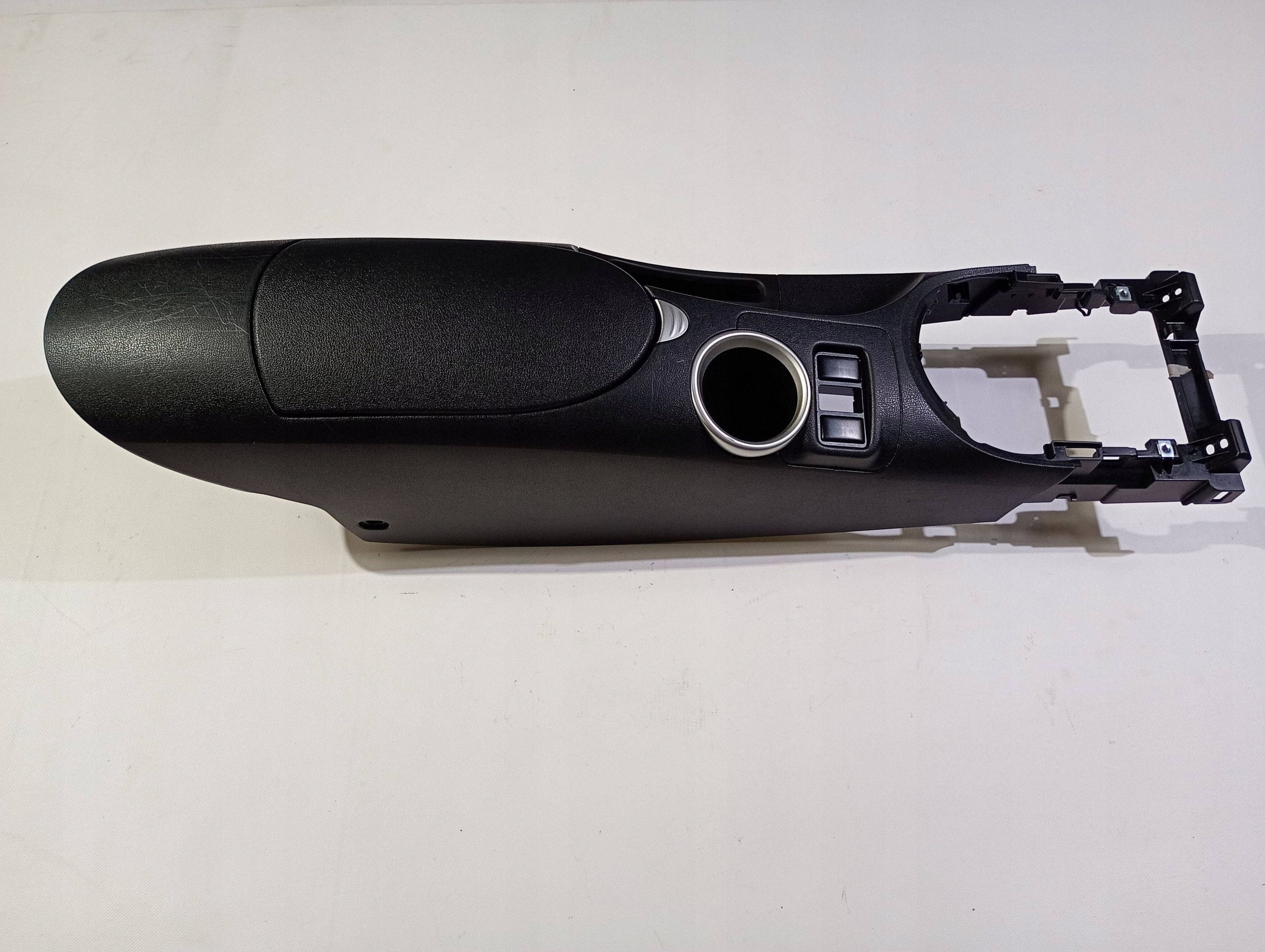 console tunel central armrest cupholder Nissan 370Z Cabrio 2009