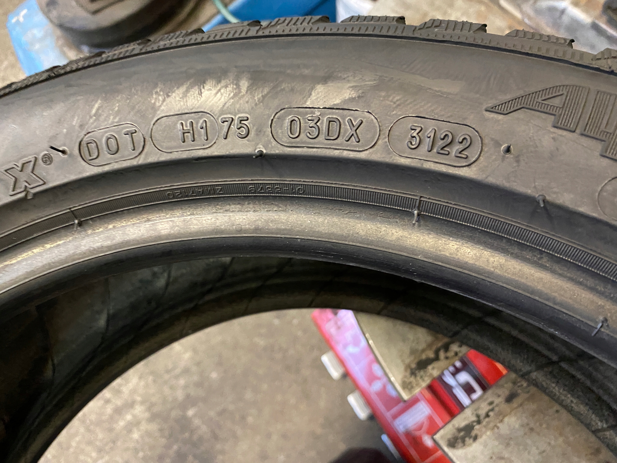 2 tyres winter 205/50R17 Michelin Alpin 5