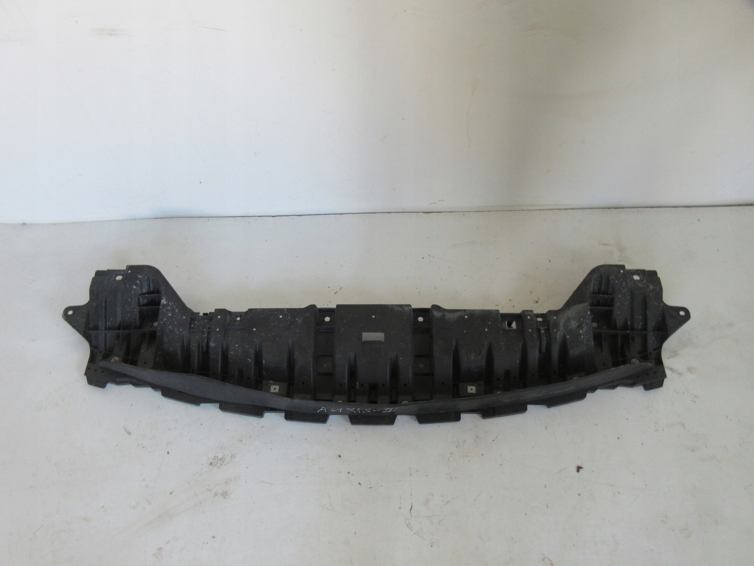 52168-02040 - AURIS II ЗАЩИТА БАМПЕРА HYB КУЛЕРЫ.