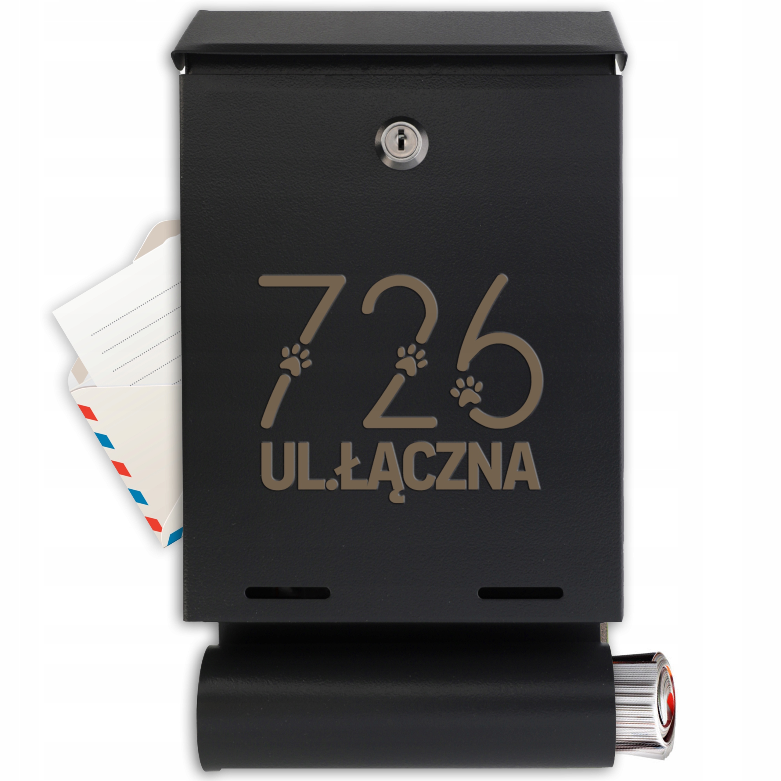 Černá poštovní schránka s adresní trubkou a nádherným gravírovaným vzorem