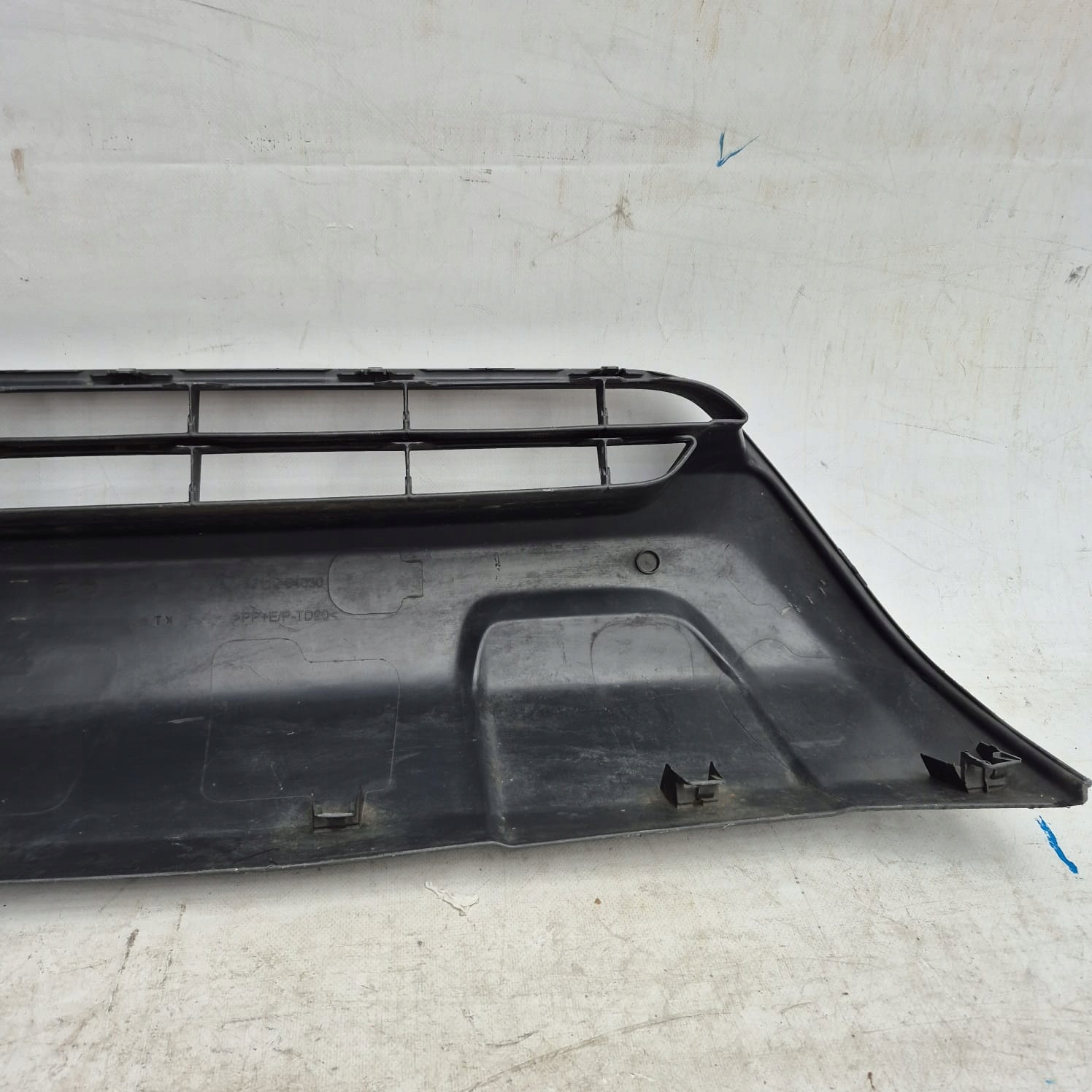 TOYOTA TACOMA II 11-15 grid central