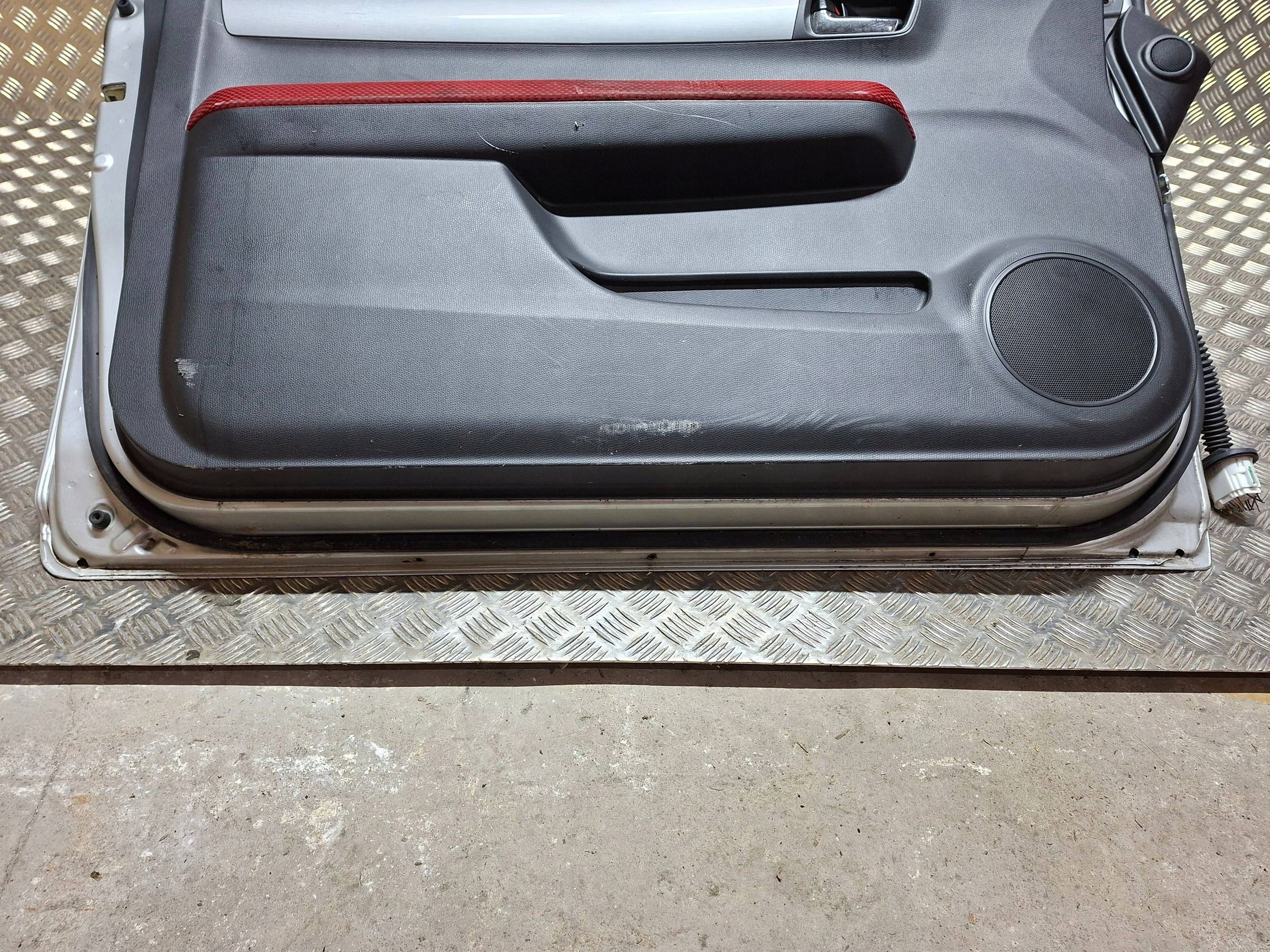 Tür links SUZUKI SWIFT MK6 04-10 3D 3-Tür