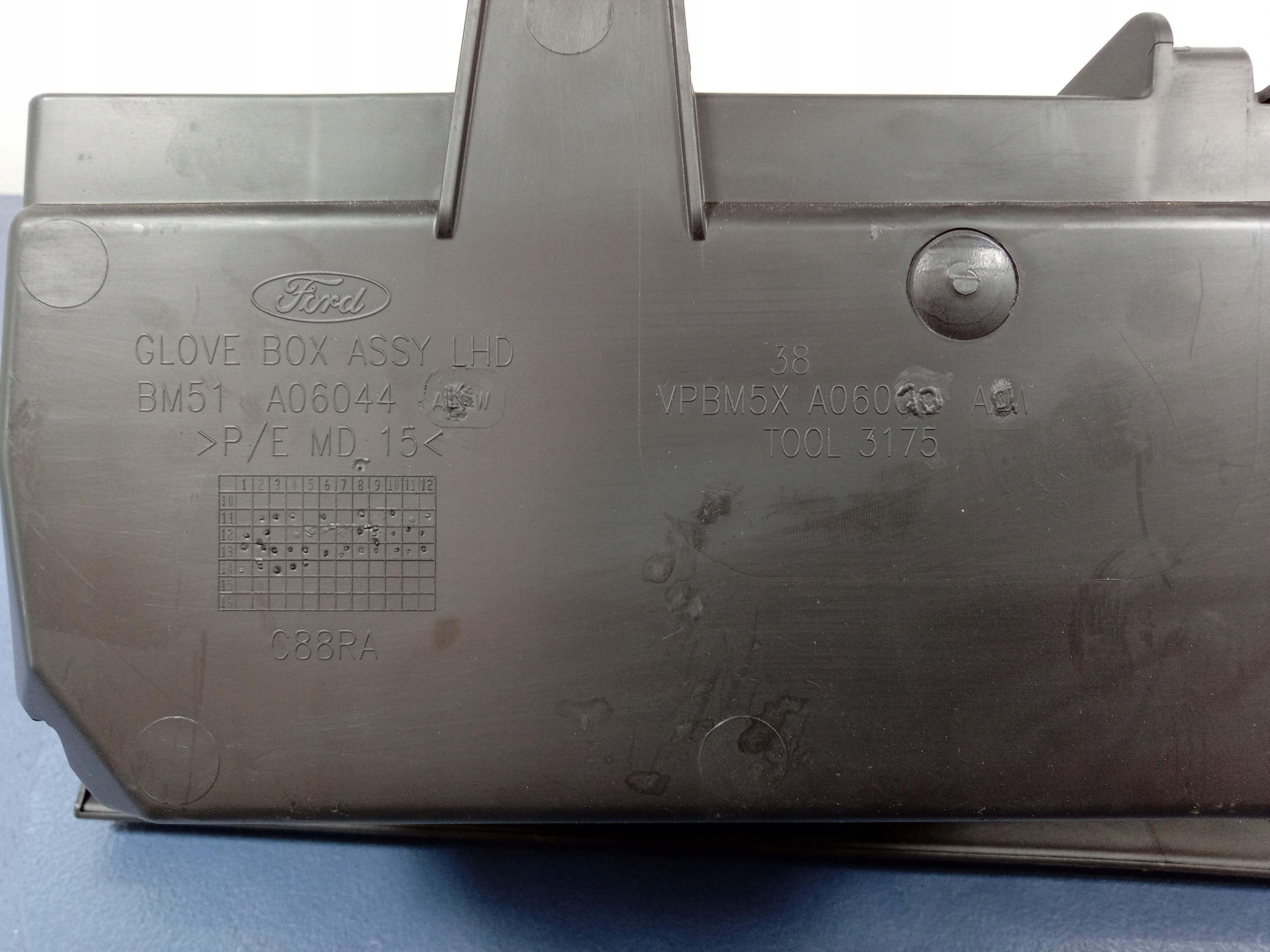 FORD Focus MK3 бардачок пассажира правый европа