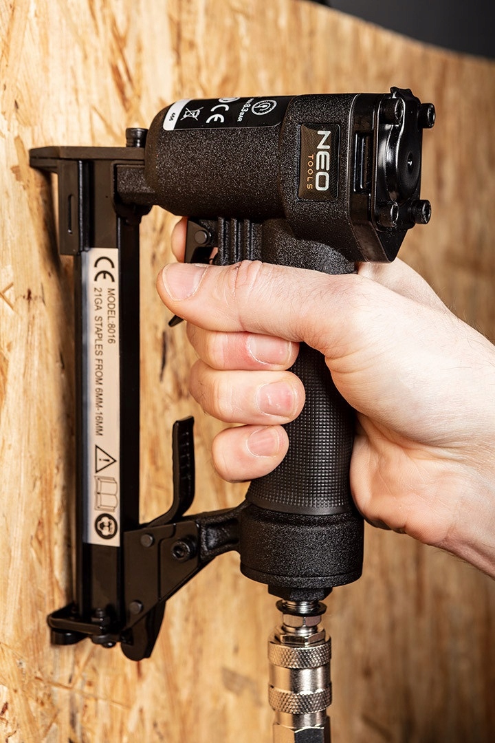 GWOŹDZIE DO ZSZYWACZA PNEUMATYCZNEGO GA18 TYP 300 DŁUGOŚĆ 30 MM 4000 SZTUK Stan opakowania oryginalne