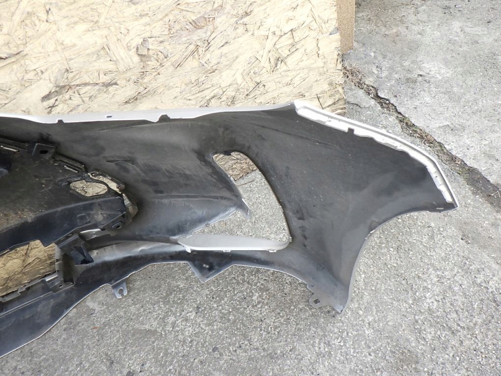 TOYOTA YARIS 4 IV 20- Frontstoßstange