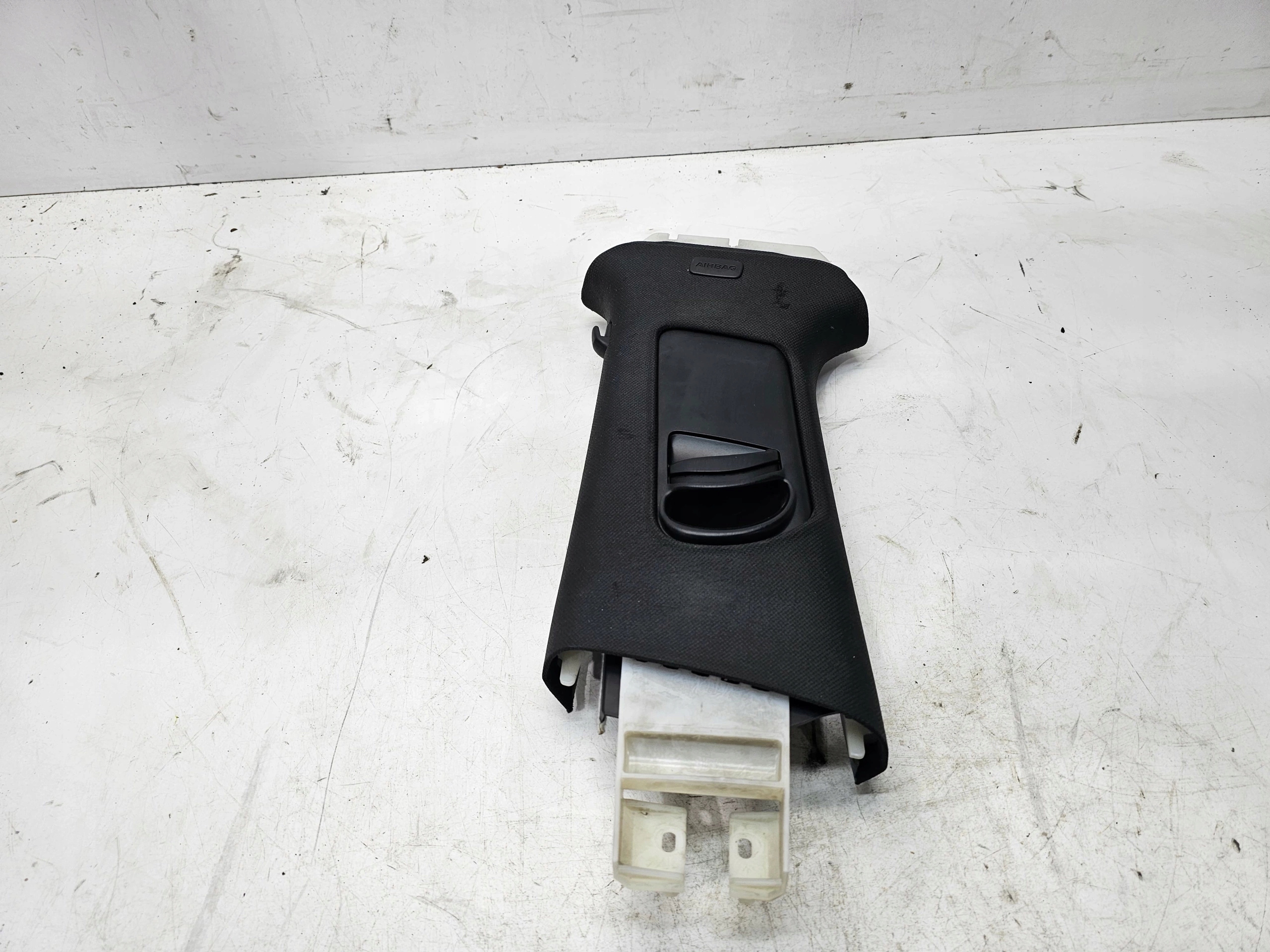 cover SLUPKA B left AUDI A3 8P 5-D 8P4867243