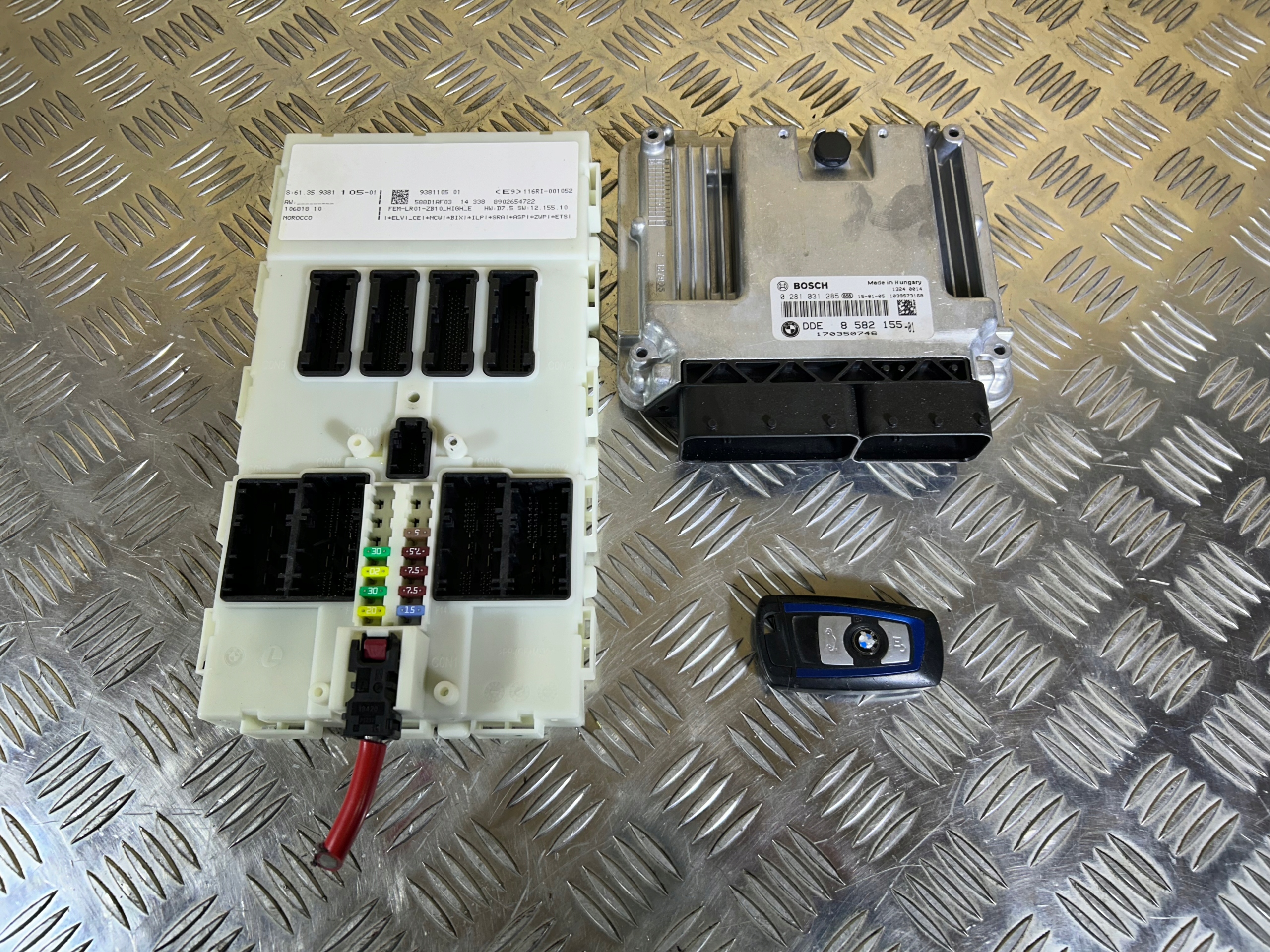 computer / control unit ECU / key BMW 4 F32 F33 2015 N47 9381105