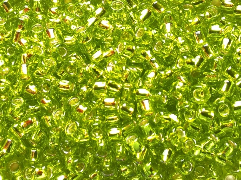Koraliki Toho Round Silver-Lined Lime Green 15/0-24
