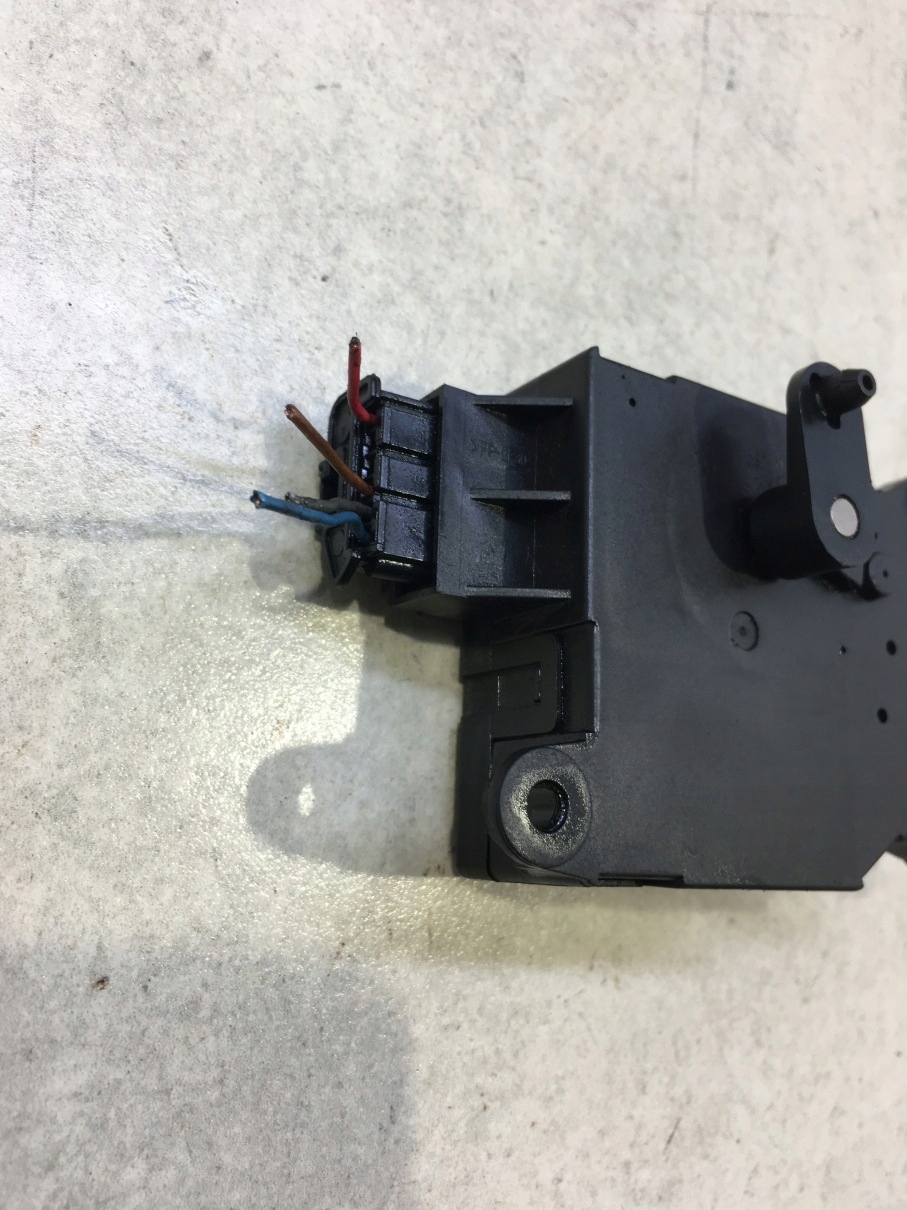 Micro moteur Volet Carburant PARTNER 1.6 HDI 030997F