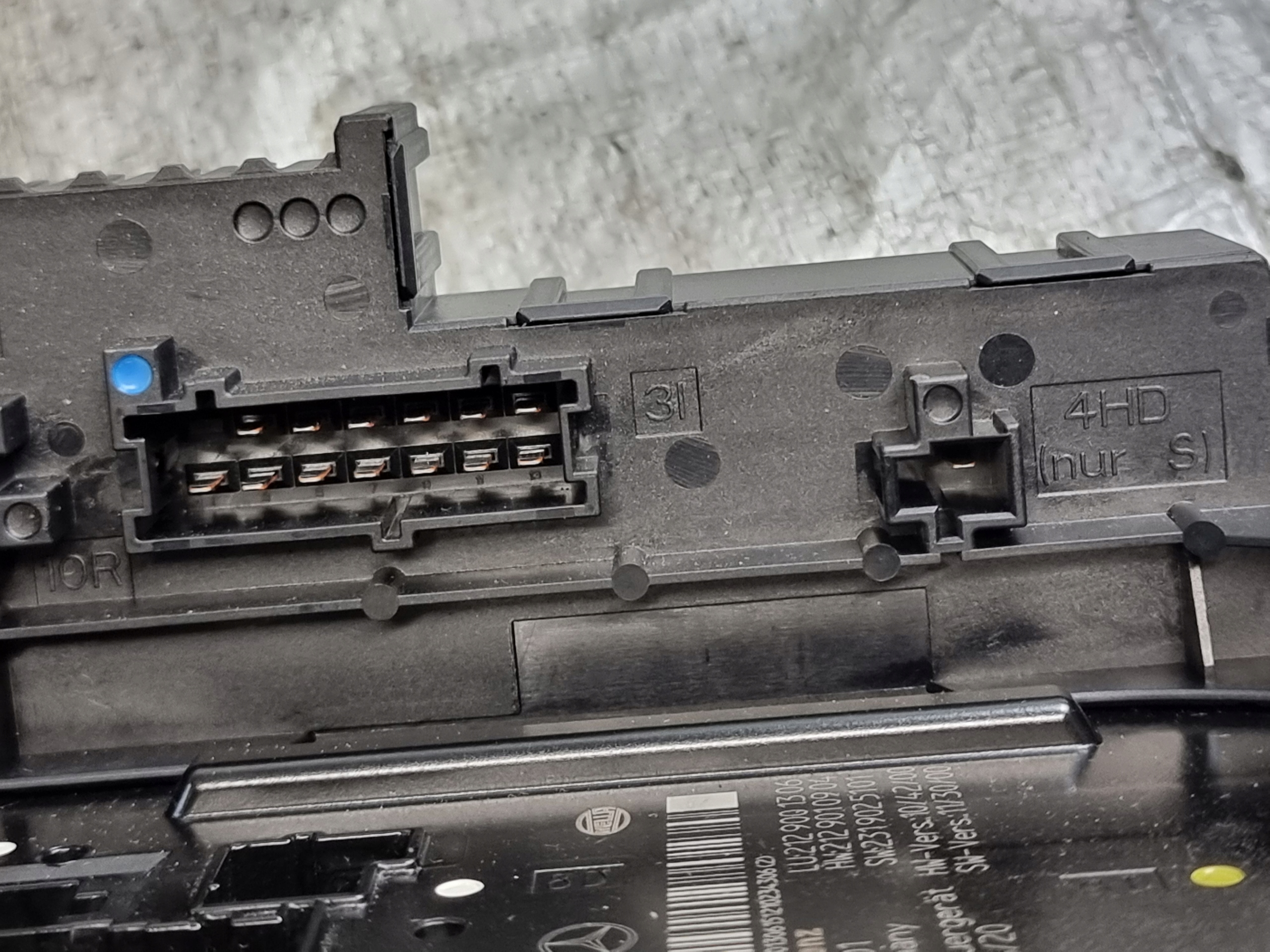 module control unit compartment SAM OE A2129001306 MERCEDES E KLASA W212 13r