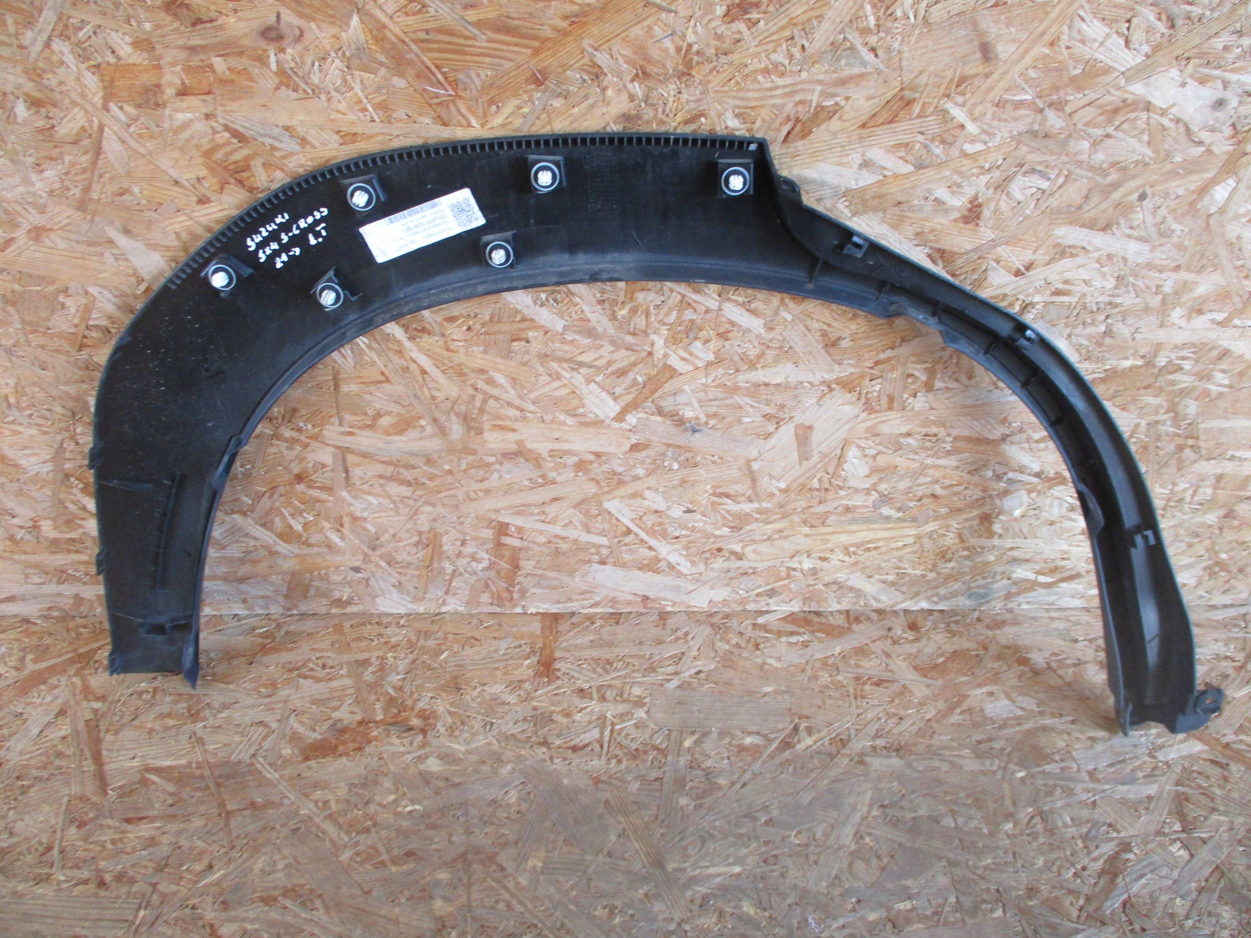 Moulage Couverture Aile Arrière Gauche MITSUBISHI ECLIPSE CROSS LIFT 21