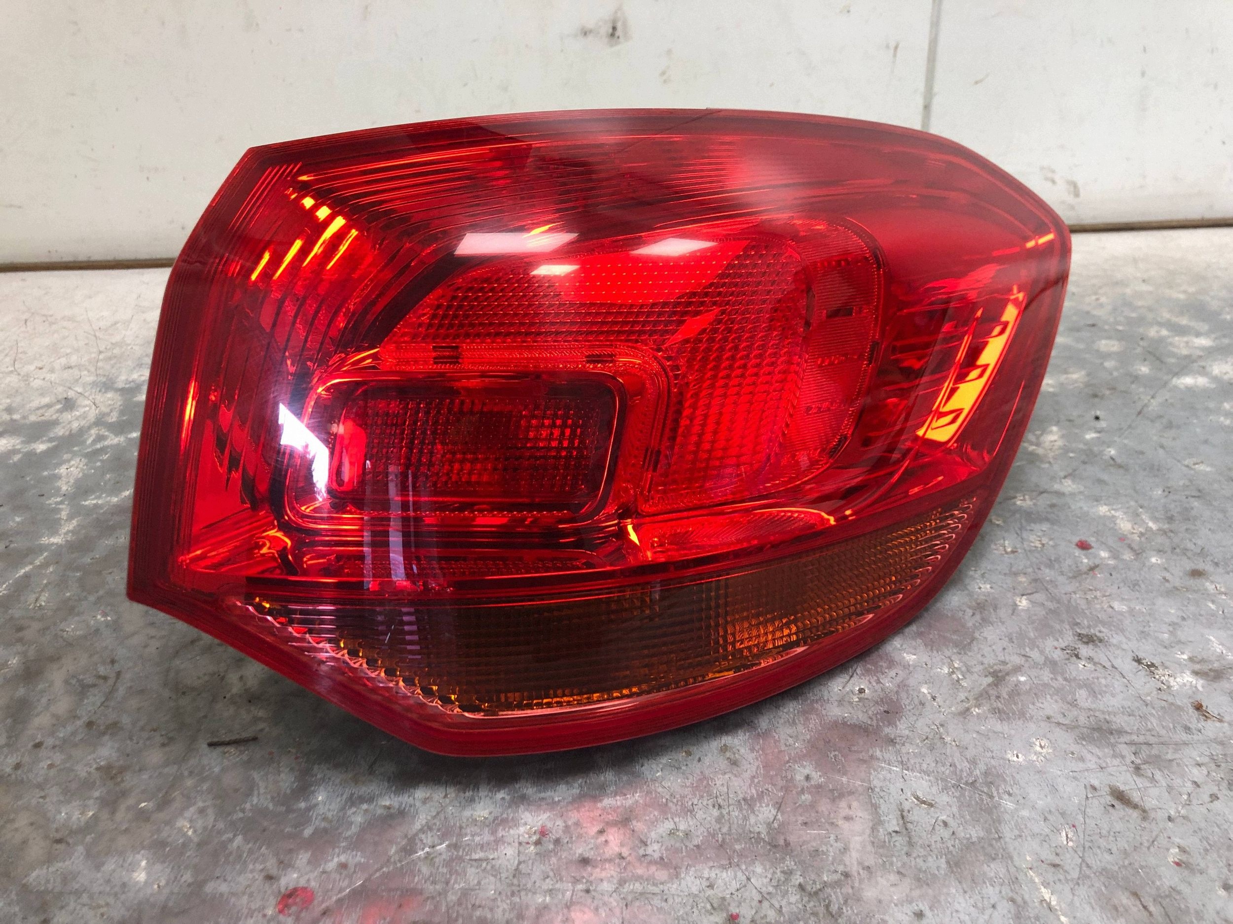 light right rear part OPEL ASTRA J KOMBI 13282243