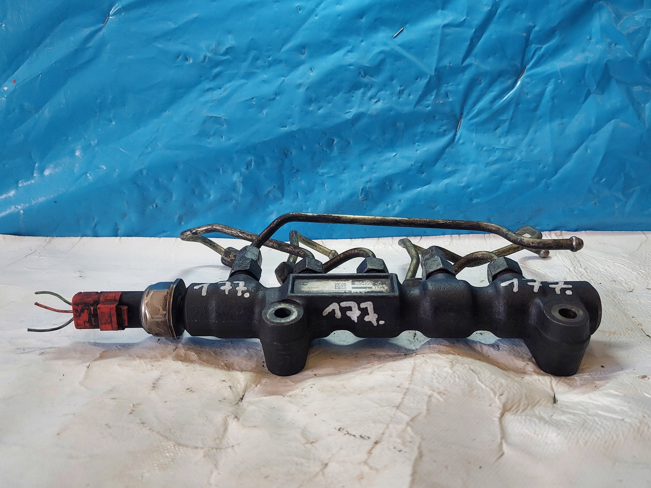 Rampe injection CITROEN C2 1.4 HDI 9654592680