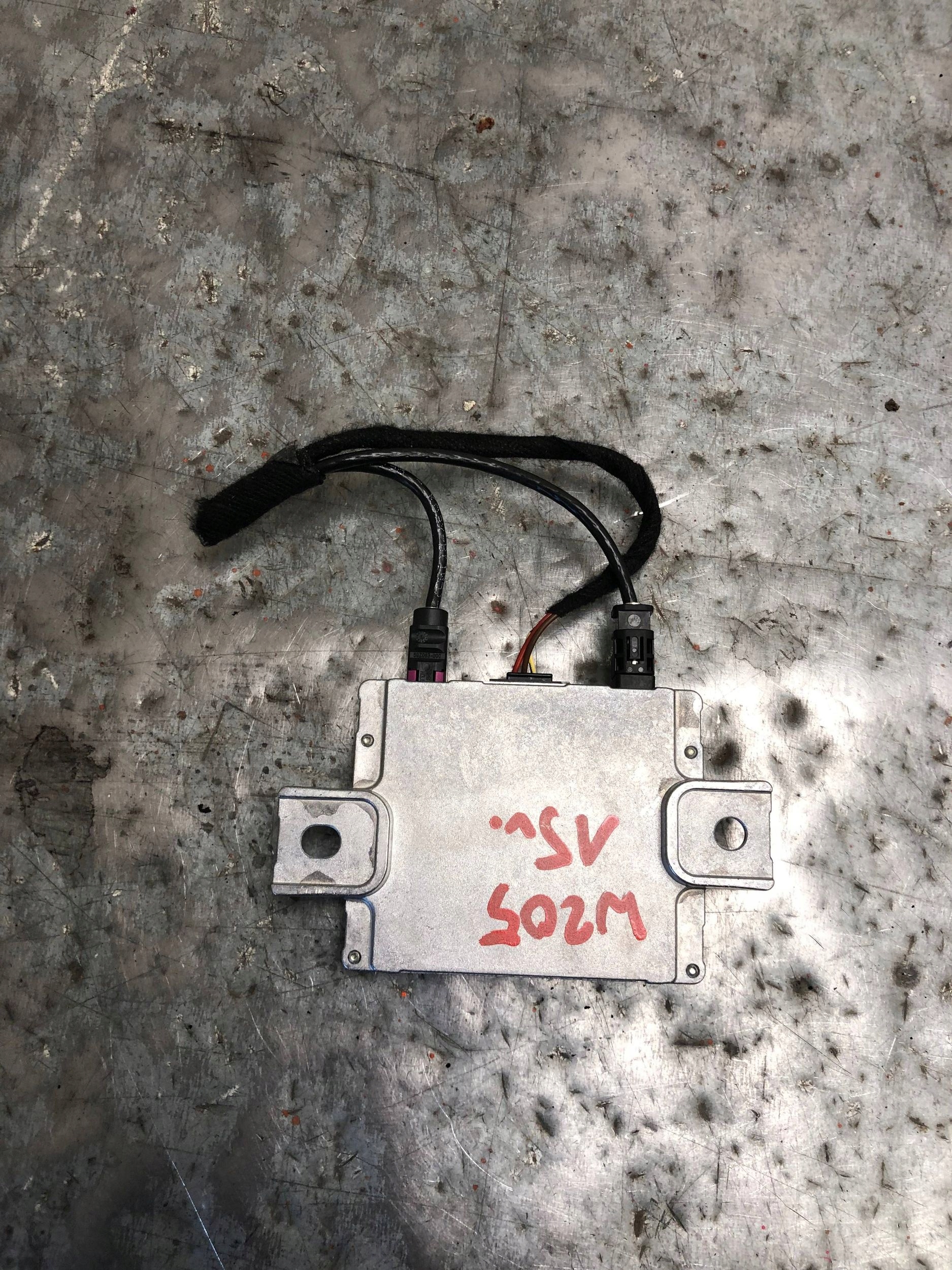 antenna amplifier MERCEDES W205 A2139051905