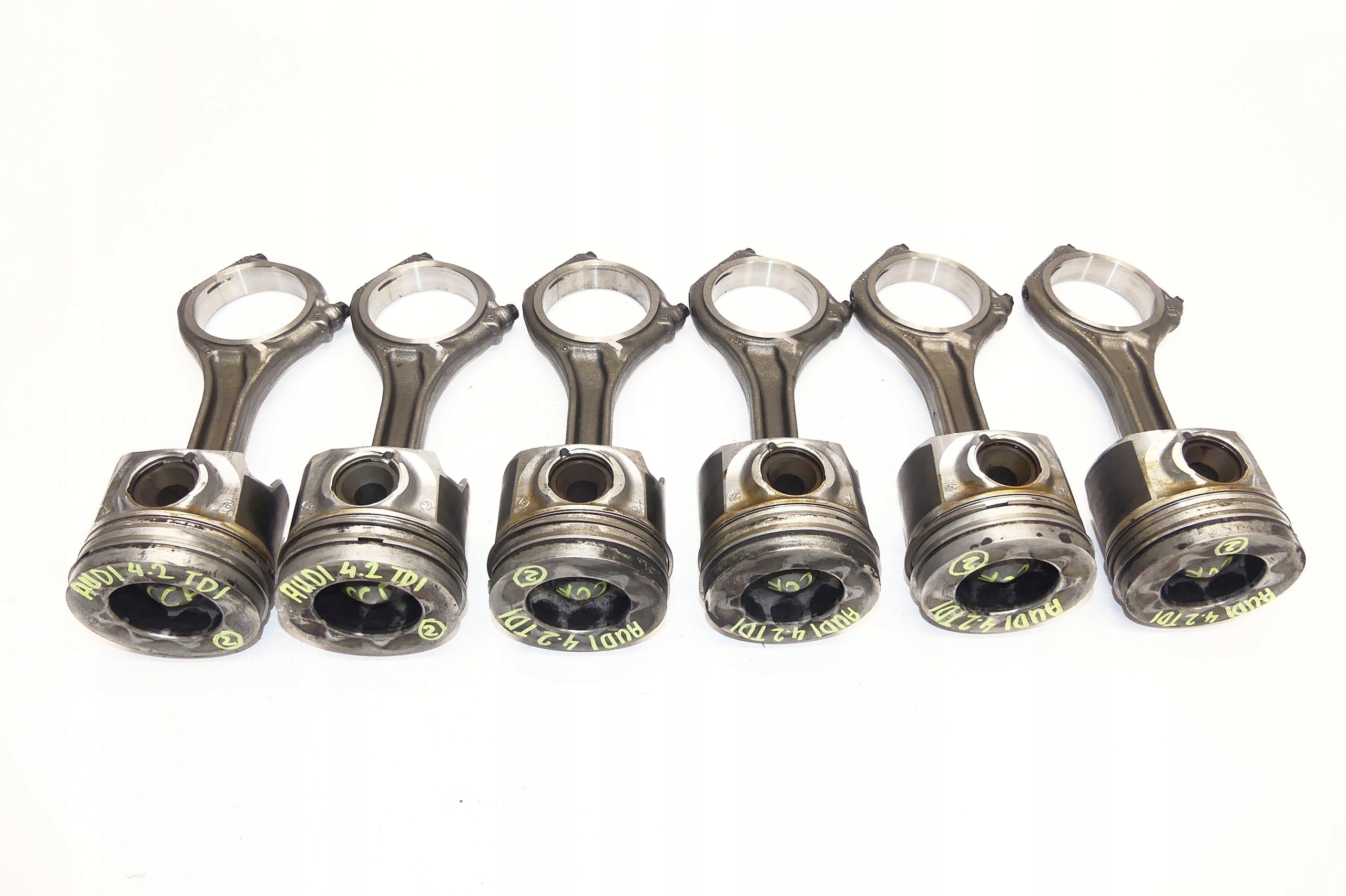 83L82 057F - AUDI Q7 4L 4.2 TDI CCF поршень + шатун