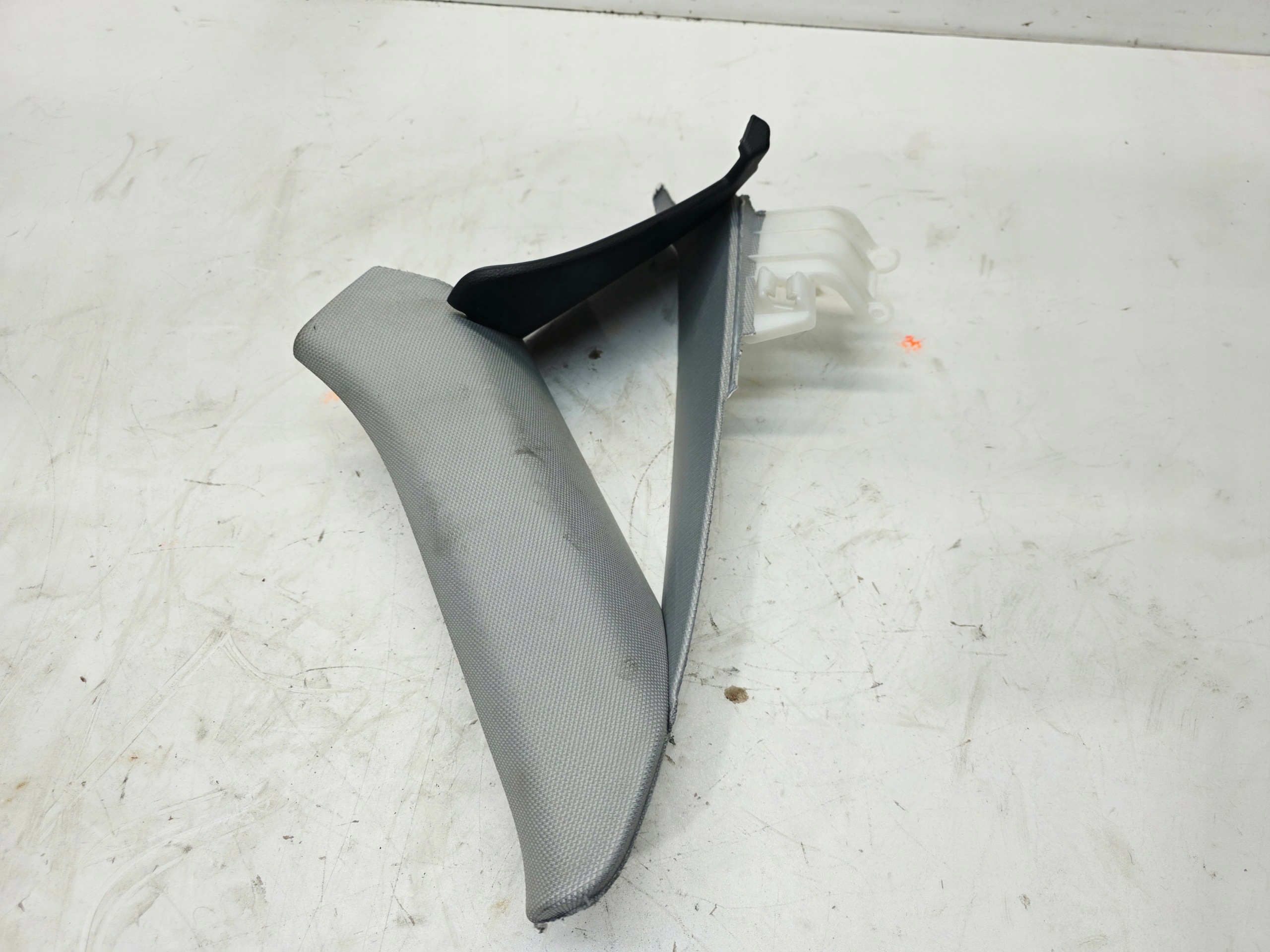cover side pillar C D left rear part AUDI A4 B9 sedan 8W5867287C