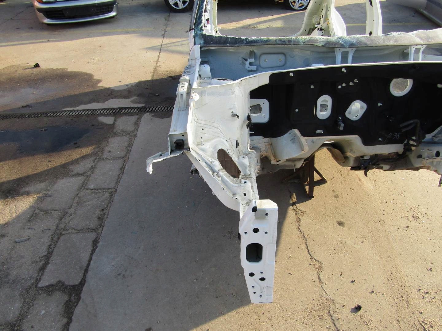 STONIC 21R LIFT PODŁUŻNICA PRAWA ĆWIARTKA PRZÓD PRZEDNIA Producent części Kia OE