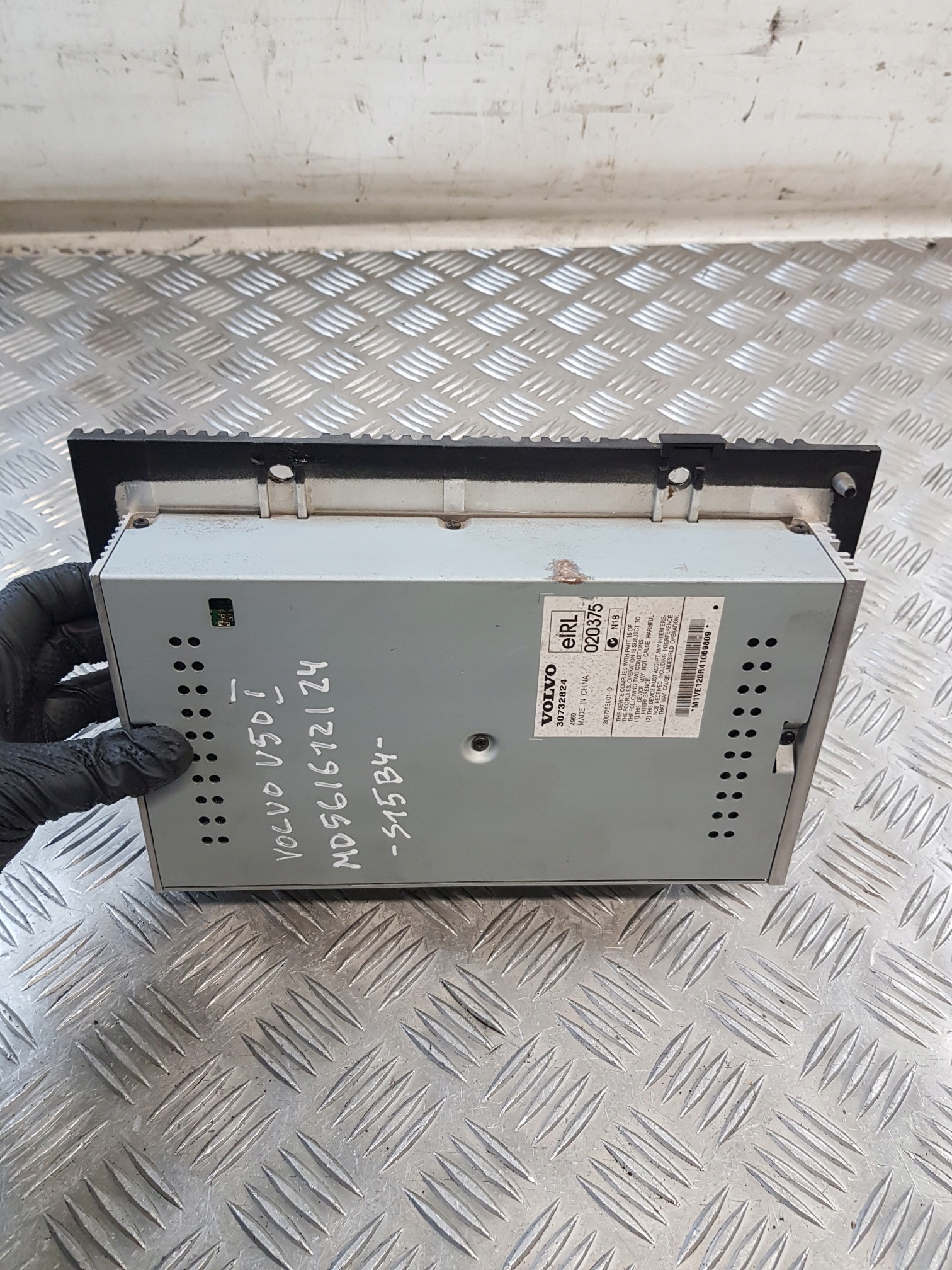 amplifier RADIA 30732824 + module navigation devices 30679781 VOLVO V50 and 04R