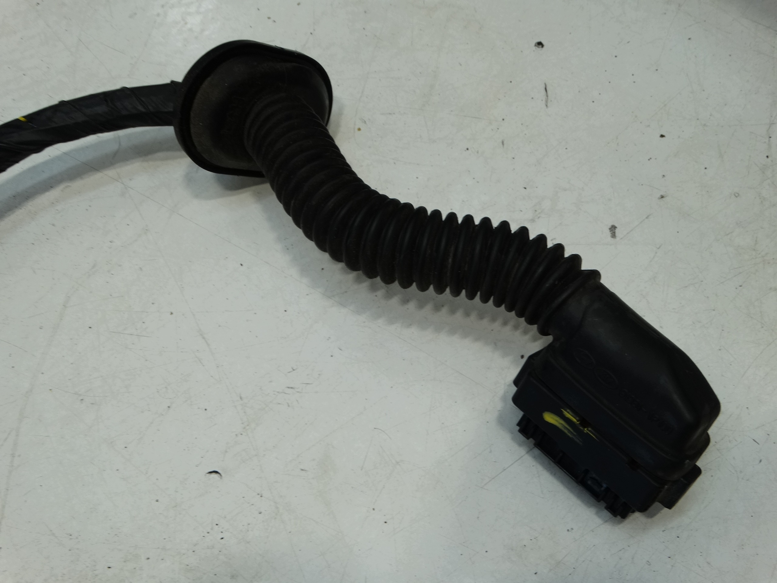 bundle wiring door left front KIA VENGA 09-19R. 91601-1P025