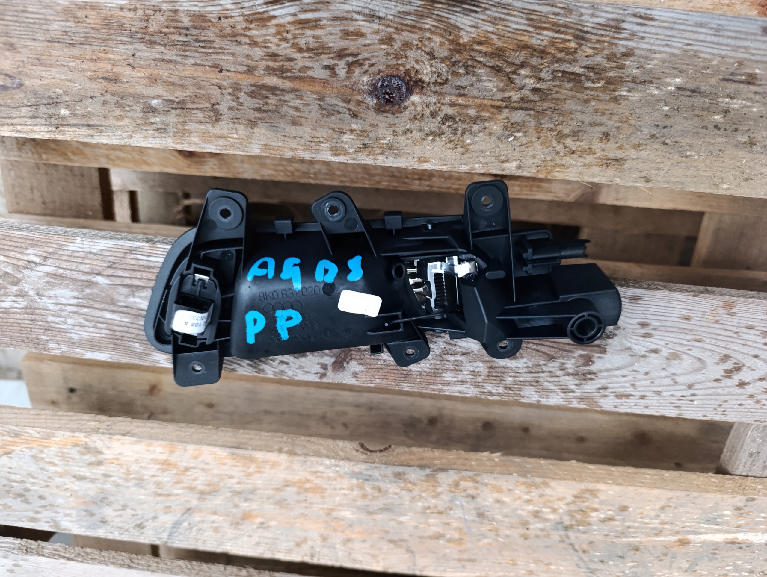handle inner right right front AUDI A4 B8 A5 8T 8K0837020