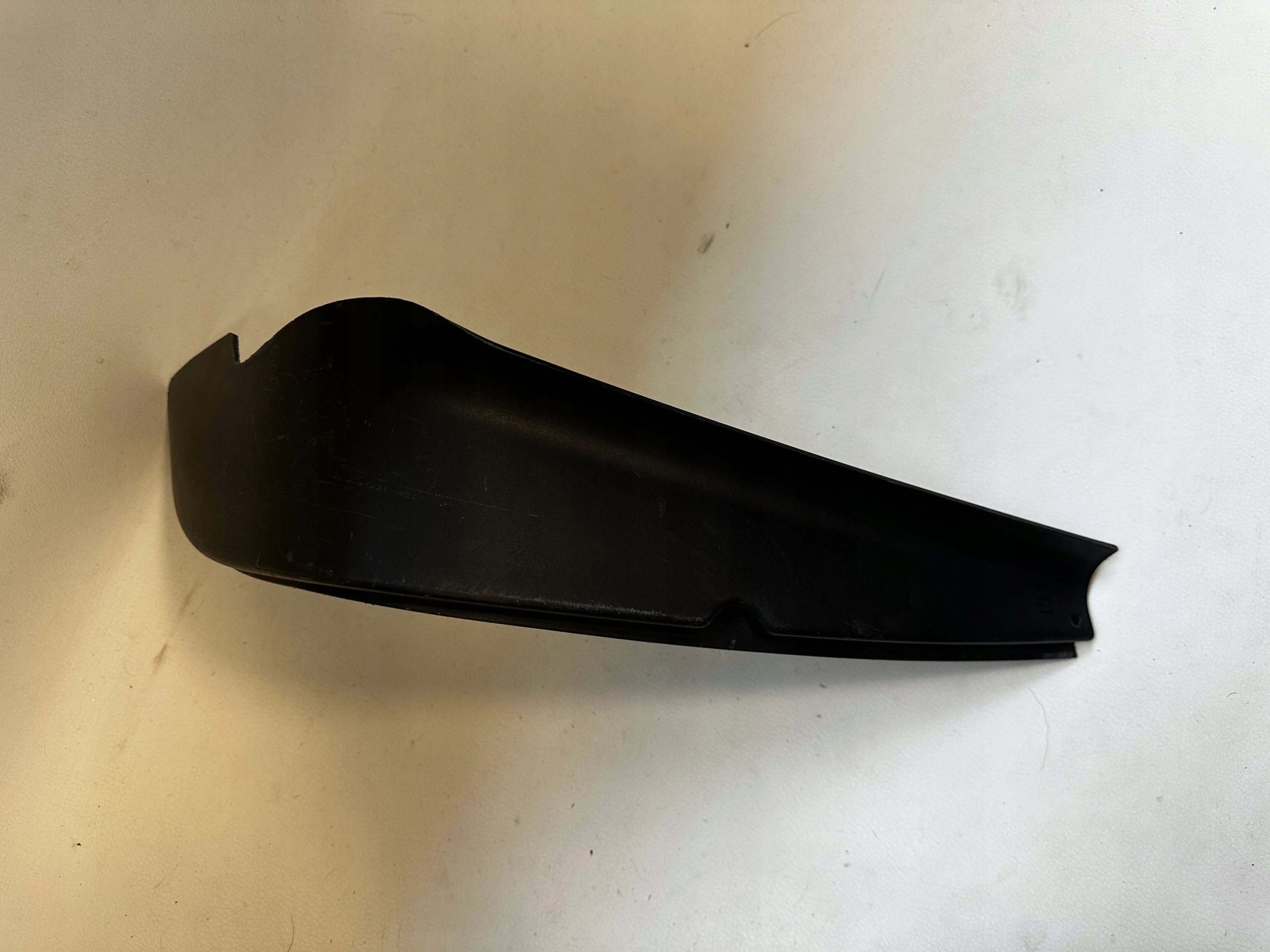 VW BLENDE ABDECKUNG HINTEN LEUCHTE 1T0945311