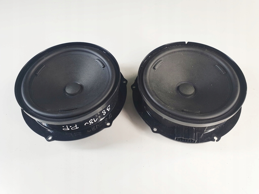 3g0035454 - VW Passat B8 18R динаміки передні kpl x2