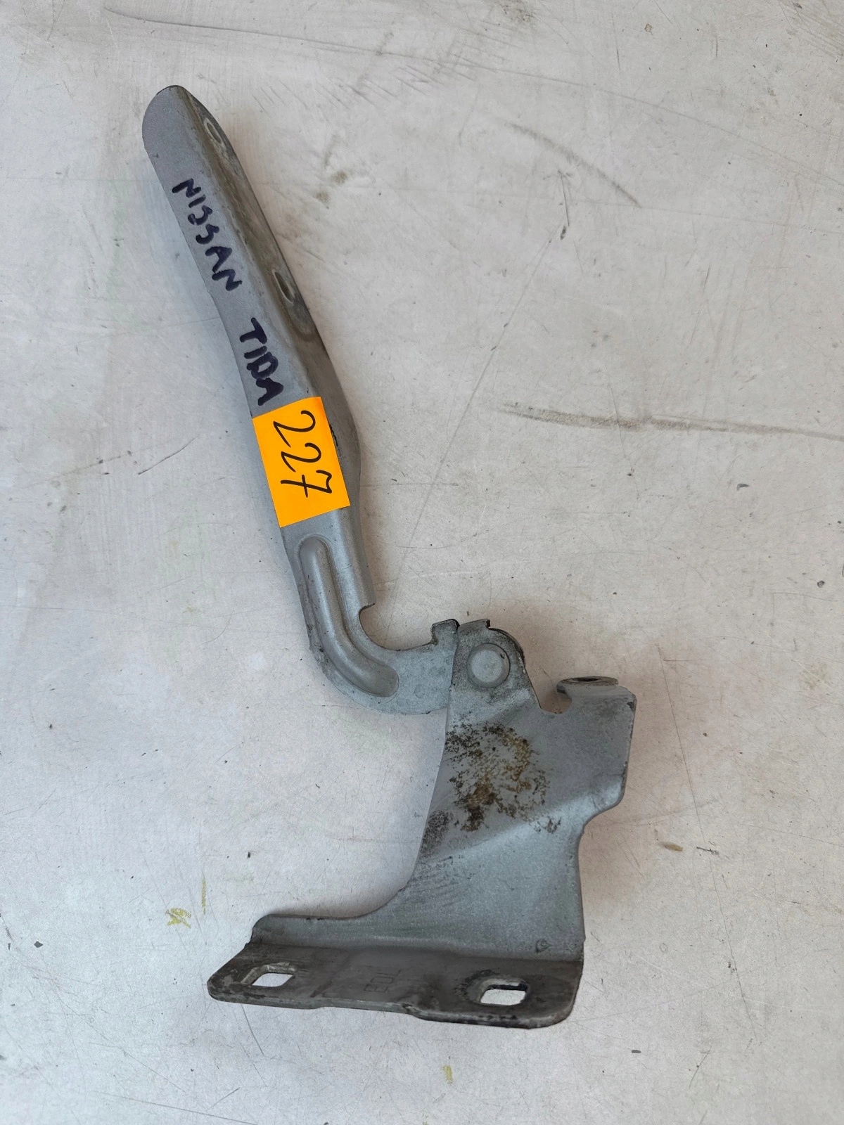 hinge bonnets front front left Nissan Tiida
