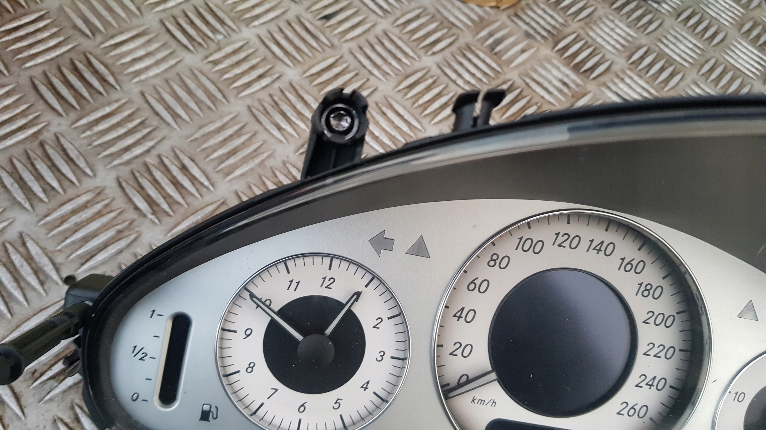 MERCEDES W211 dials clock 2.2 cdi A2115405711