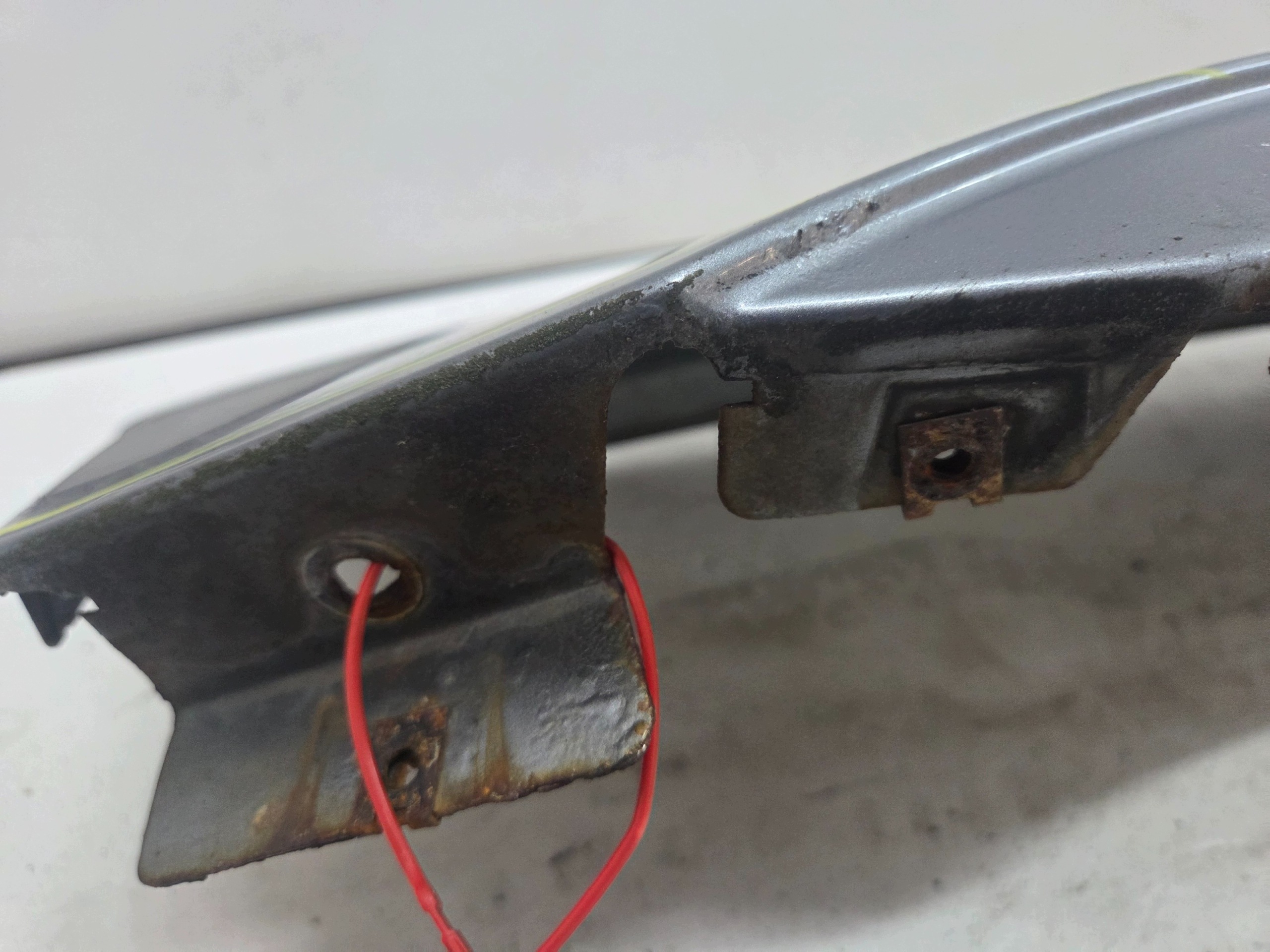 fender left front BMW X3 E83 SILBERGRAU A08/7