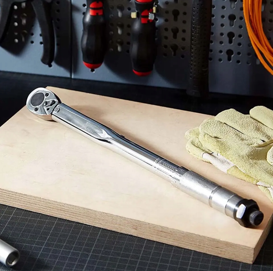 KLUCZ DYNAMOMETRYCZNY DO KÓŁ NASADKI 17/19/21 1/2 28-210 Nm STAL CrV + ETUI Marka Bituxx