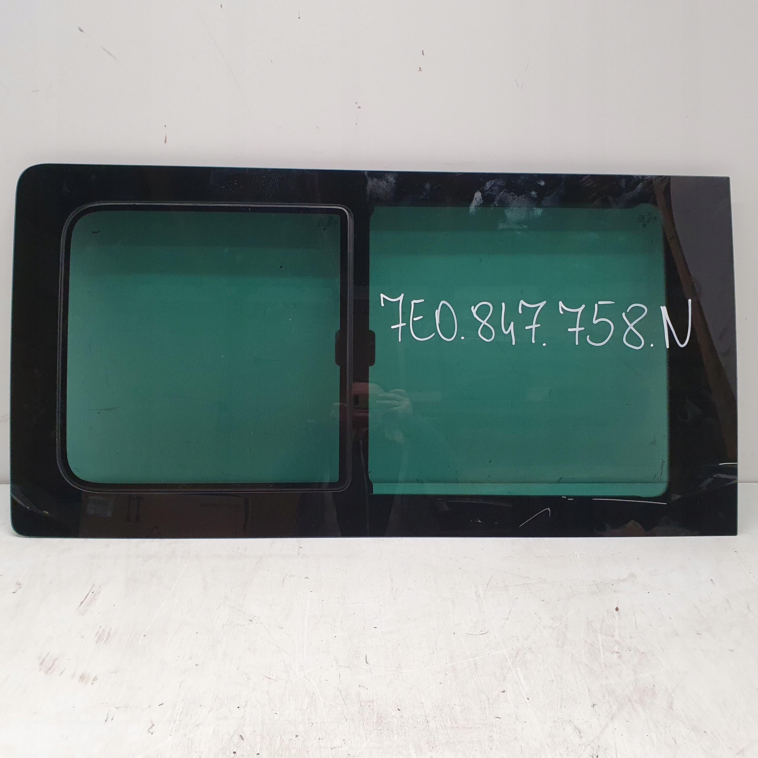 VW T6 боковое стекло боковой транспортер 7E0847758N