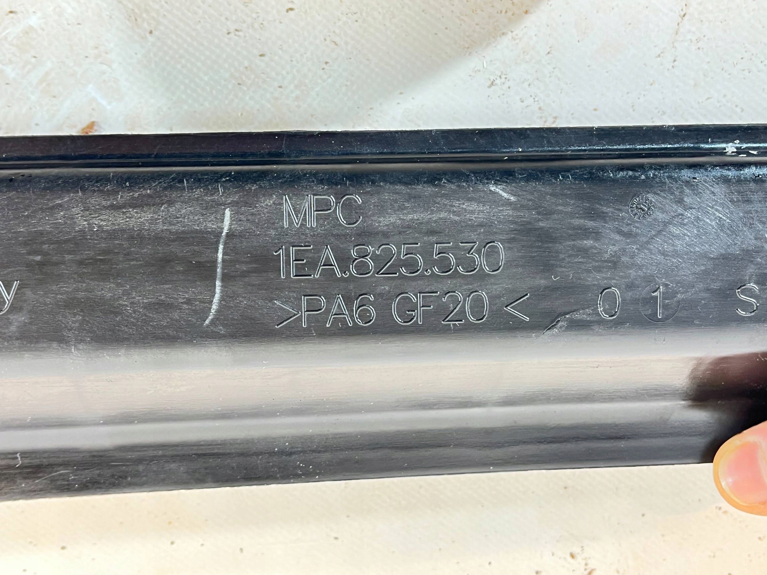 lišta kryt PRAHU Volkswagen ID.3 1EA825530