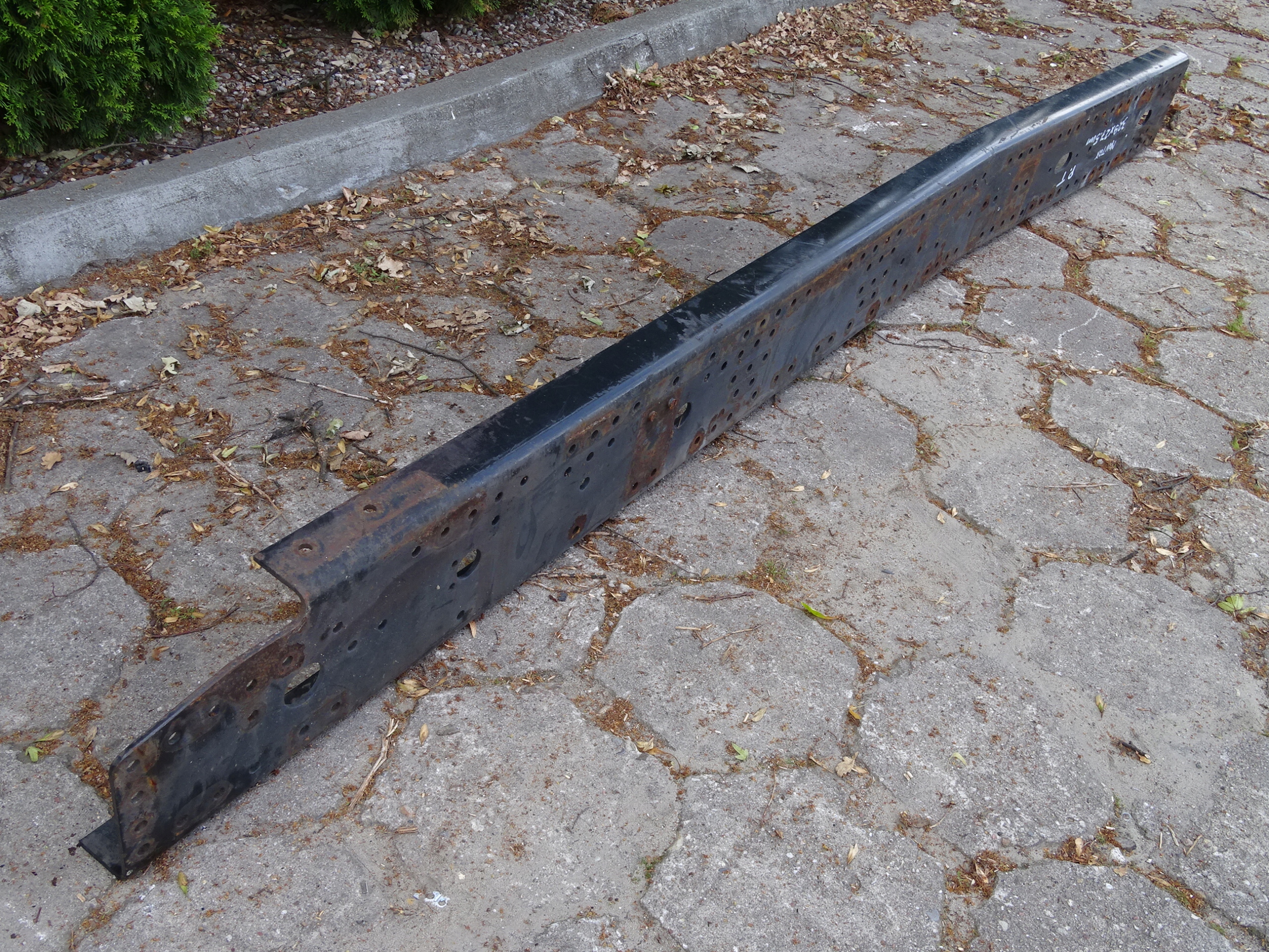 MAN TGX E4 E5 RAMA PRAWA BOK RAMY 329x27 5 CM 136 Car type Trucks