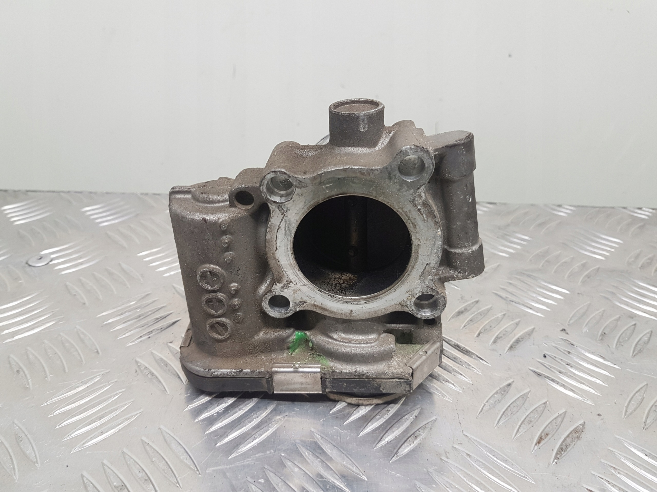 throttle flap OPEL CORSA D 55562270