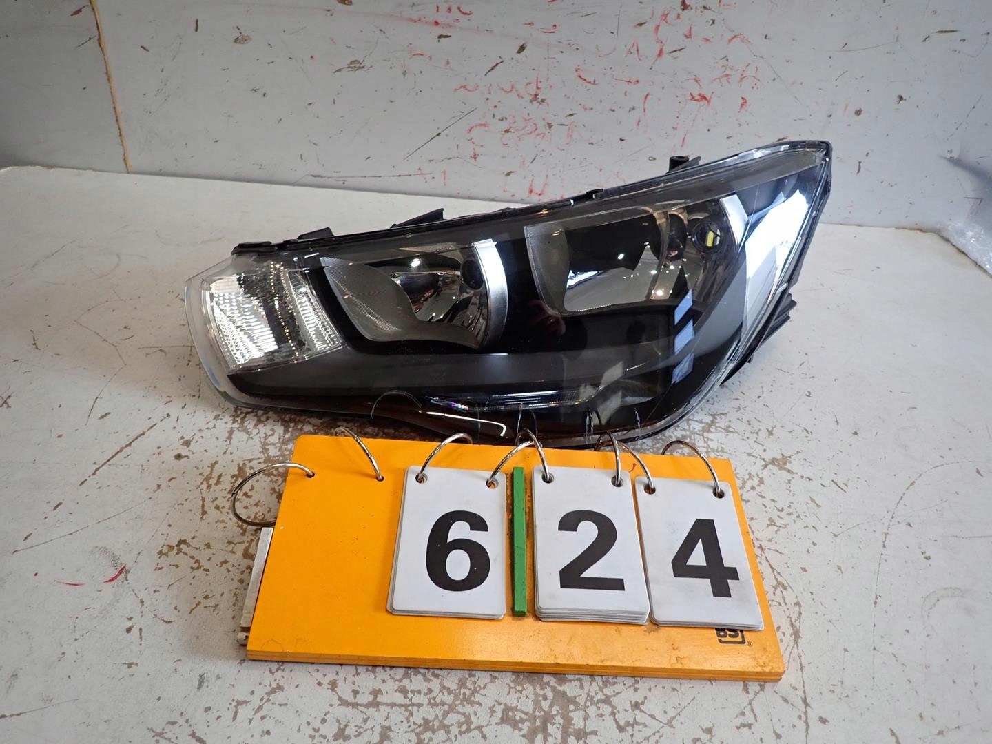 light front front left AUDI A1 2010-2014 8X0941003