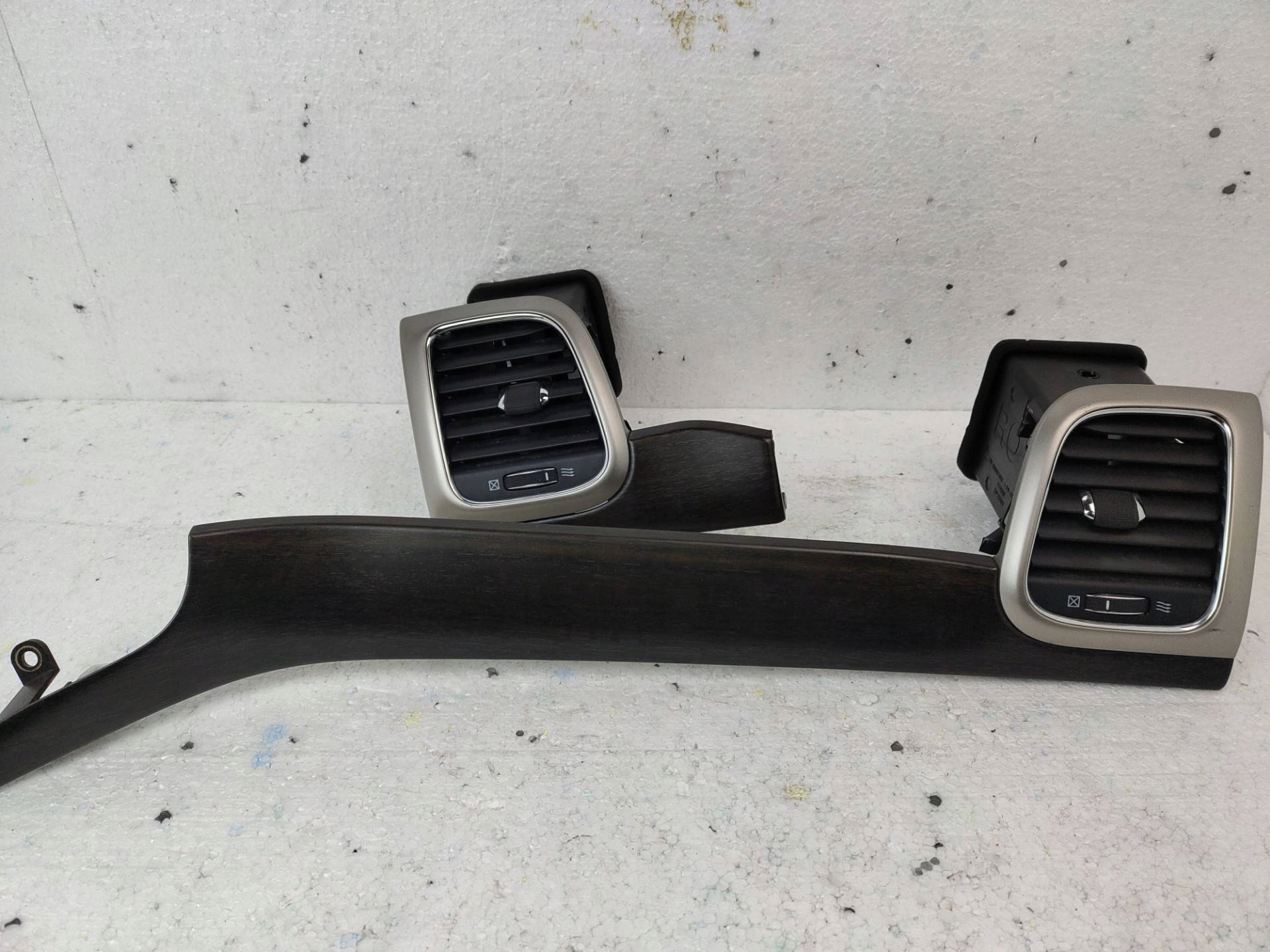 grid air conditioning devices Jeep Grand Cherokee 4 facelift 2014 17499F