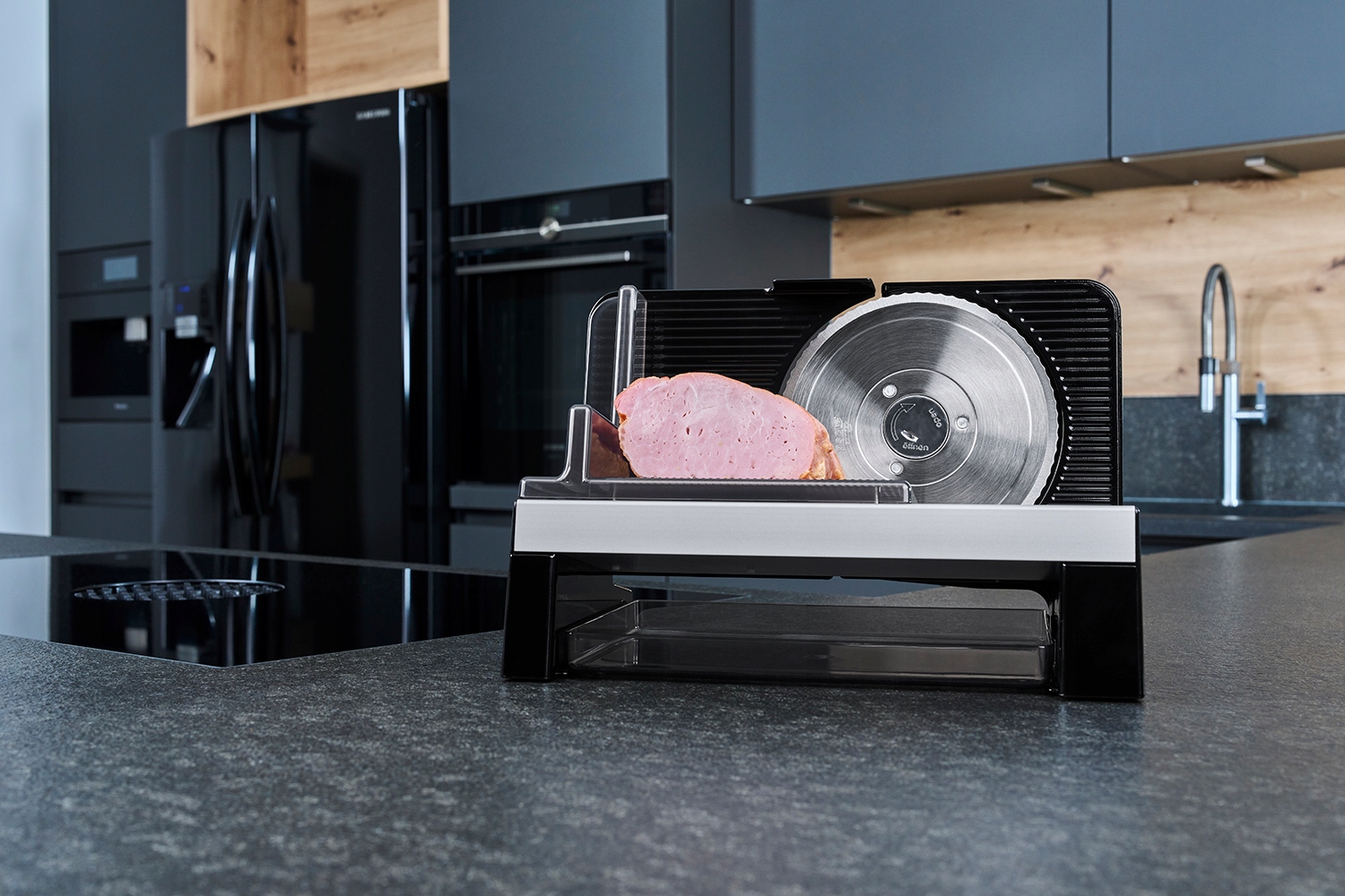 KRAJALNICA RITTER ARCUS 3 black SKOŚNA DO CHLEBA Marka Ritter